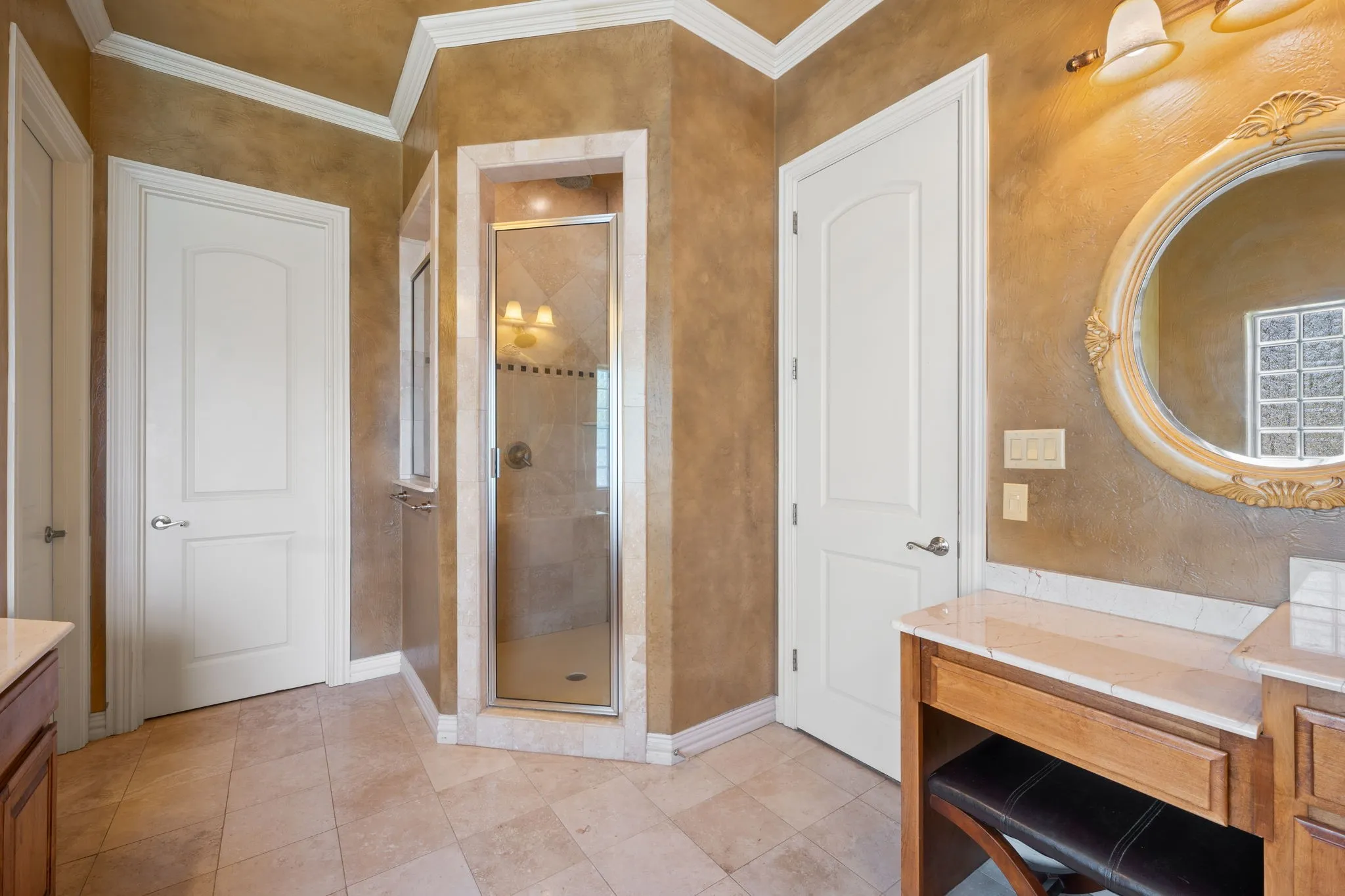 Single Family Residence For Sale in Grayson County , 1131 Fountain Creek Boulevard, Pottsboro, Texas 75076, 4 Bedrooms, 3 Bathrooms, 2 Garage spaces, 3,537 Sqft, built in 2006, Price $575,000, mls#21284035, Real Estate Agent in Pottsboro, Homes For Sale in Grayson county, Homes For Sale in Pottsboro, Realtor in Pottsboro Texas, Real Estate Brokerage Independent Realty Texas, Luminita Cordes Realtor