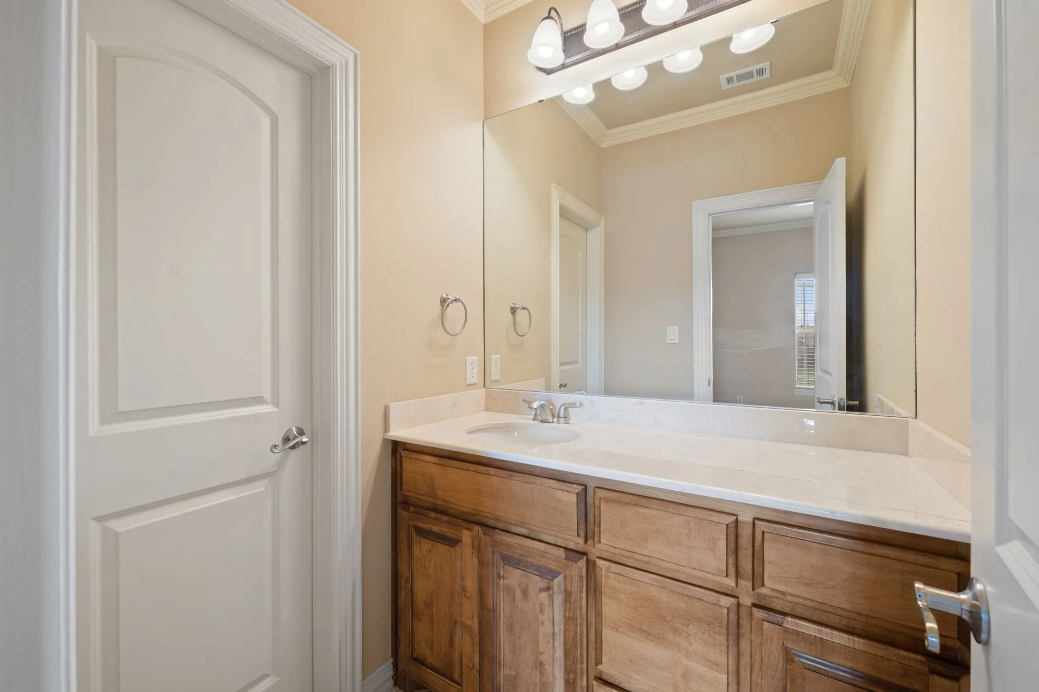 Single Family Residence For Sale in Grayson County , 1131 Fountain Creek Boulevard, Pottsboro, Texas 75076, 4 Bedrooms, 3 Bathrooms, 2 Garage spaces, 3,537 Sqft, built in 2006, Price $575,000, mls#21284035, Real Estate Agent in Pottsboro, Homes For Sale in Grayson county, Homes For Sale in Pottsboro, Realtor in Pottsboro Texas, Real Estate Brokerage Independent Realty Texas, Luminita Cordes Realtor