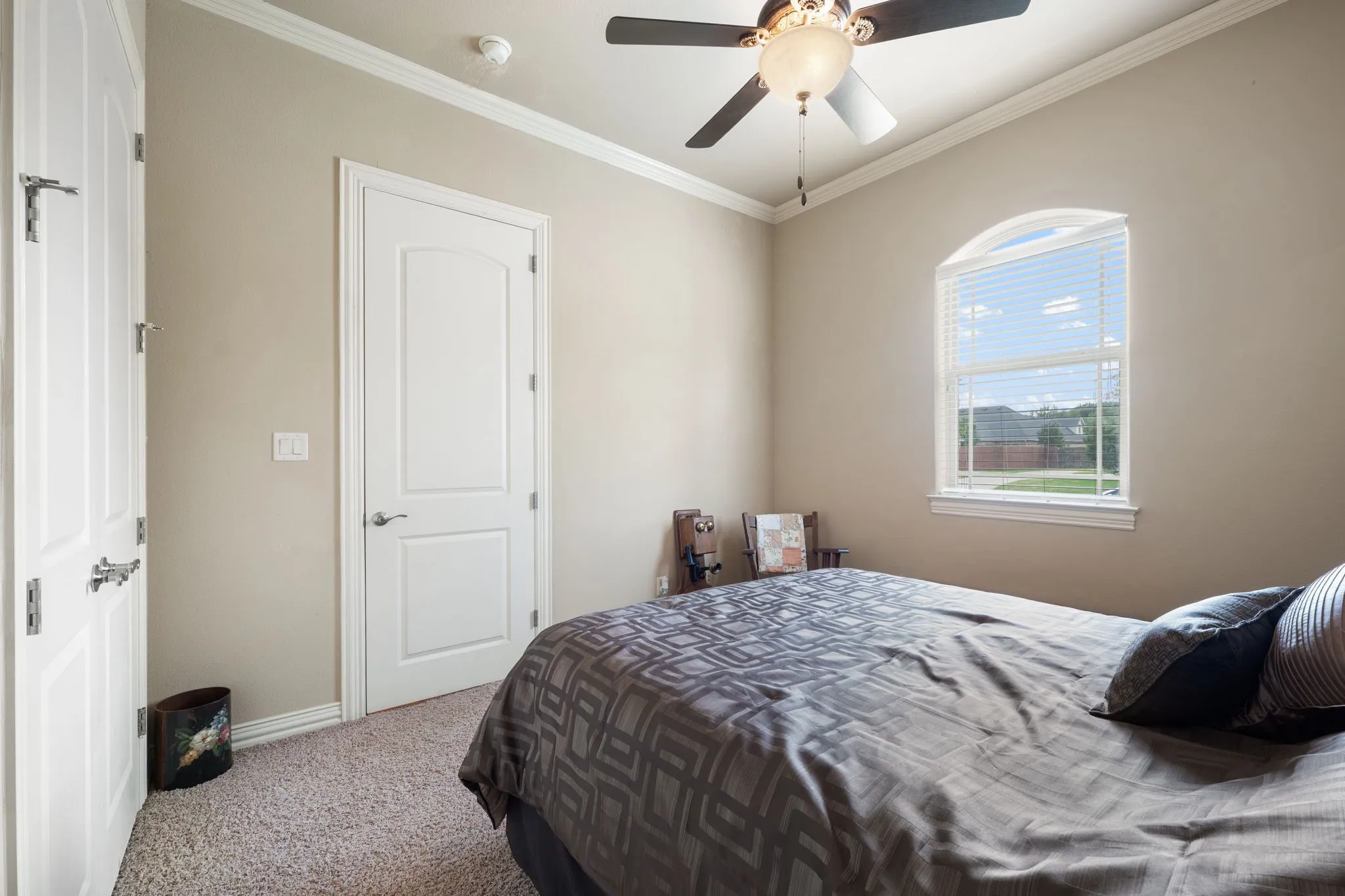 Single Family Residence For Sale in Grayson County , 1131 Fountain Creek Boulevard, Pottsboro, Texas 75076, 4 Bedrooms, 3 Bathrooms, 2 Garage spaces, 3,537 Sqft, built in 2006, Price $575,000, mls#21284035, Real Estate Agent in Pottsboro, Homes For Sale in Grayson county, Homes For Sale in Pottsboro, Realtor in Pottsboro Texas, Real Estate Brokerage Independent Realty Texas, Luminita Cordes Realtor