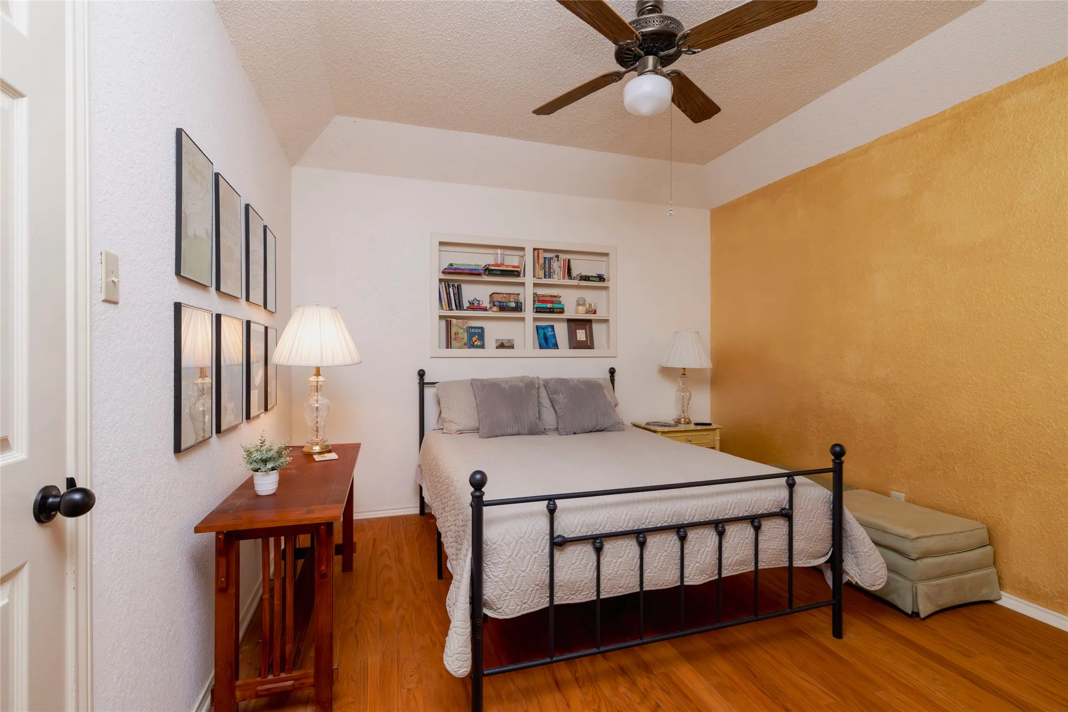 Single Family Residence For Sale in Parker County , 111 Florine Court, Hudson Oaks, Texas 76087, 4 Bedrooms, 3 Bathrooms, 2 Garage spaces, 2,385 Sqft, built in 1988, Price $487,900, mls#21283572, Real Estate Agent in Hudson Oaks, Homes For Sale in Parker county, Homes For Sale in Hudson Oaks, Realtor in Hudson Oaks Texas, Real Estate Brokerage Independent Realty Texas, Luminita Cordes Realtor