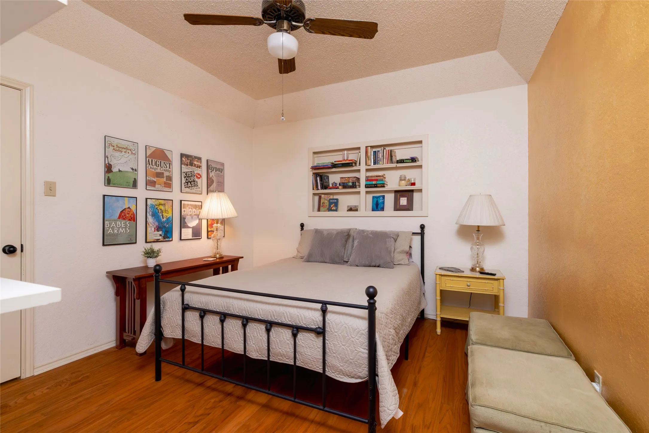 Single Family Residence For Sale in Parker County , 111 Florine Court, Hudson Oaks, Texas 76087, 4 Bedrooms, 3 Bathrooms, 2 Garage spaces, 2,385 Sqft, built in 1988, Price $487,900, mls#21283572, Real Estate Agent in Hudson Oaks, Homes For Sale in Parker county, Homes For Sale in Hudson Oaks, Realtor in Hudson Oaks Texas, Real Estate Brokerage Independent Realty Texas, Luminita Cordes Realtor