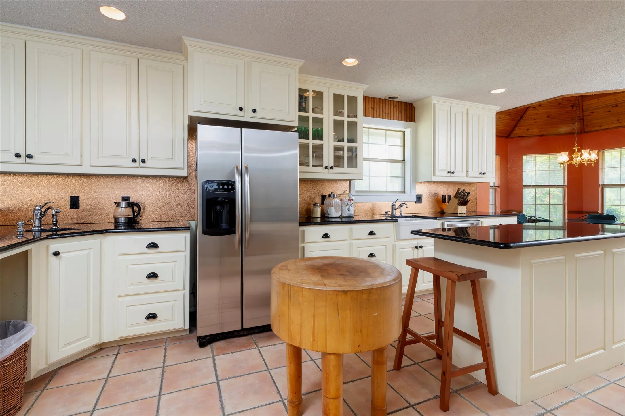 Single Family Residence For Sale in Parker County , 111 Florine Court, Hudson Oaks, Texas 76087, 4 Bedrooms, 3 Bathrooms, 2 Garage spaces, 2,385 Sqft, built in 1988, Price $487,900, mls#21283572, Real Estate Agent in Hudson Oaks, Homes For Sale in Parker county, Homes For Sale in Hudson Oaks, Realtor in Hudson Oaks Texas, Real Estate Brokerage Independent Realty Texas, Luminita Cordes Realtor