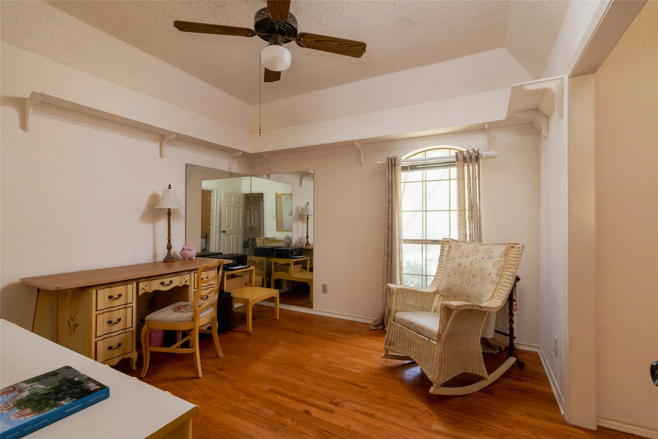 Single Family Residence For Sale in Parker County , 111 Florine Court, Hudson Oaks, Texas 76087, 4 Bedrooms, 3 Bathrooms, 2 Garage spaces, 2,385 Sqft, built in 1988, Price $487,900, mls#21283572, Real Estate Agent in Hudson Oaks, Homes For Sale in Parker county, Homes For Sale in Hudson Oaks, Realtor in Hudson Oaks Texas, Real Estate Brokerage Independent Realty Texas, Luminita Cordes Realtor
