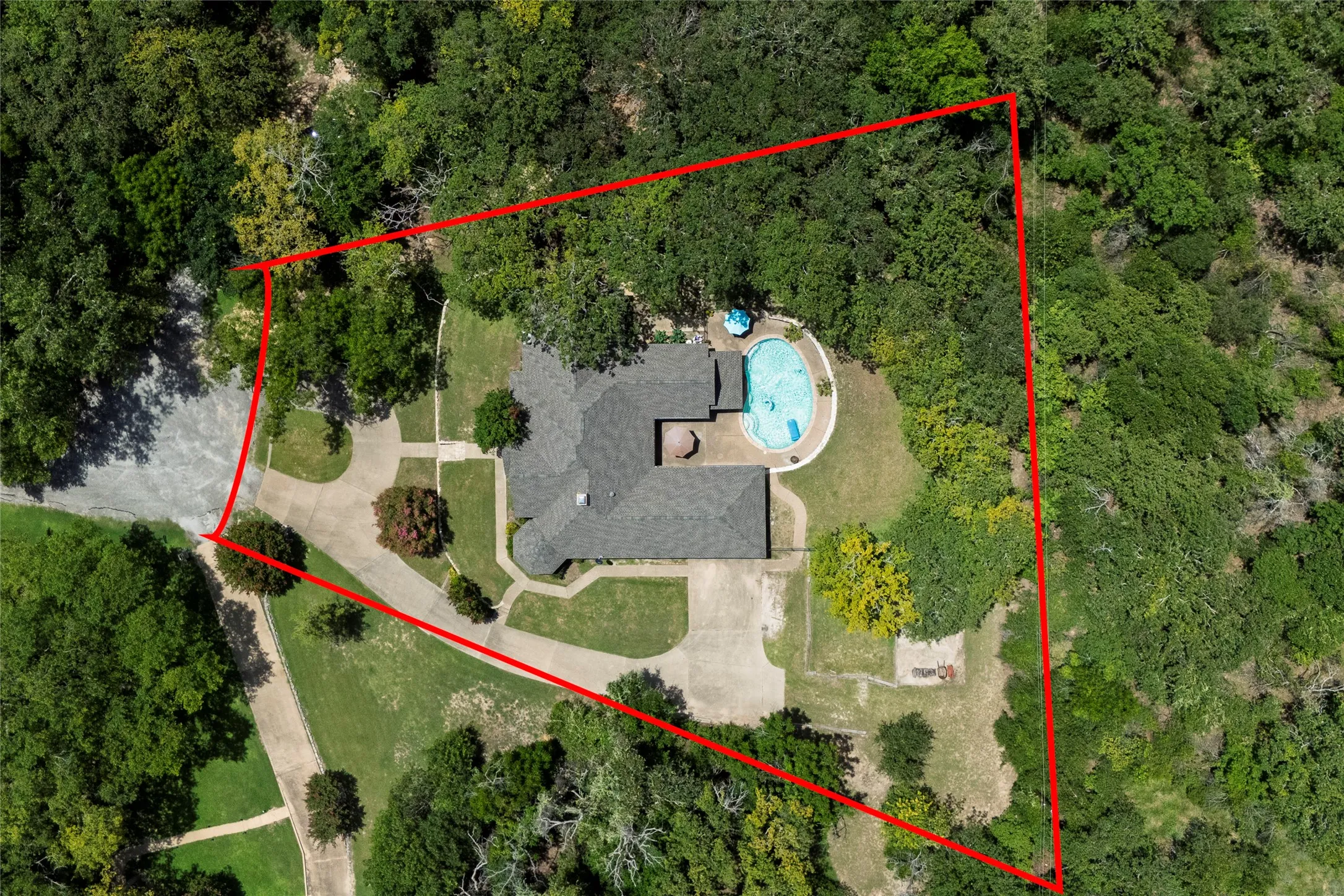 Single Family Residence For Sale in Parker County , 111 Florine Court, Hudson Oaks, Texas 76087, 4 Bedrooms, 3 Bathrooms, 2 Garage spaces, 2,385 Sqft, built in 1988, Price $487,900, mls#21283572, Real Estate Agent in Hudson Oaks, Homes For Sale in Parker county, Homes For Sale in Hudson Oaks, Realtor in Hudson Oaks Texas, Real Estate Brokerage Independent Realty Texas, Luminita Cordes Realtor