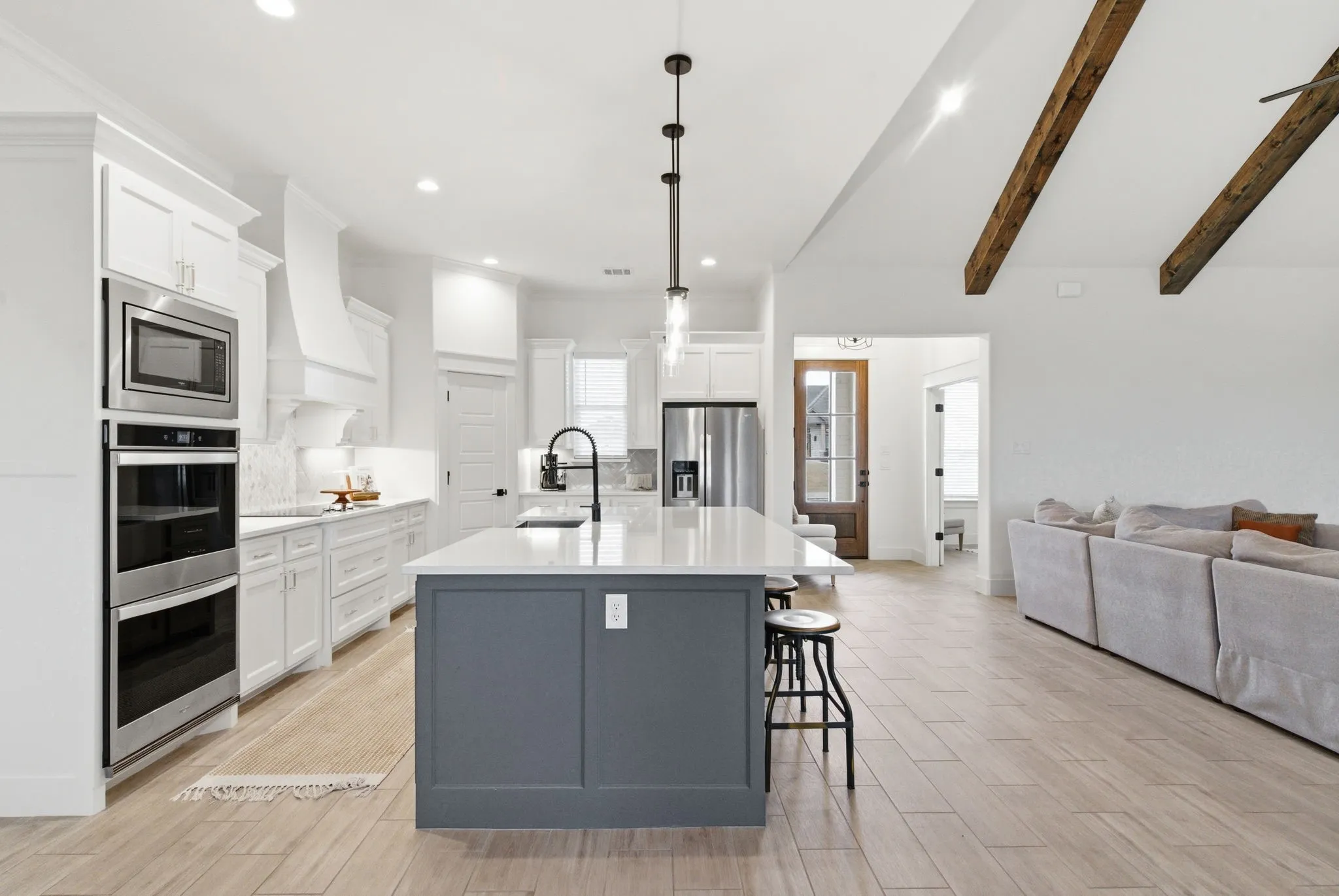 Single Family Residence For Sale in Parker County , 815 Wind River Pass, Azle, Texas 76020, 4 Bedroom, 3 Bathroom, 3 Garage spaces, 2,764 Sqft, built in 2023, mls#21284935, Real Estate Agent in Azle, Homes For Sale in Parker county, Homes For Sale in Azle, Realtor in Azle Texas, Real Estate Brokerage Independent Realty Texas, Luminita Cordes Realtor