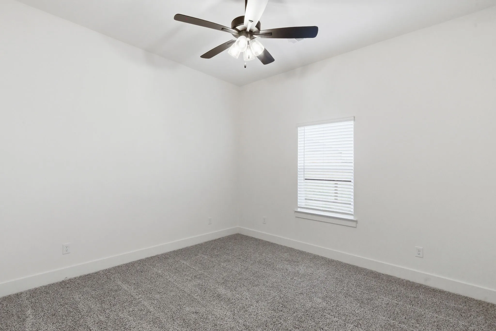 Single Family Residence For Sale in Parker County , 815 Wind River Pass, Azle, Texas 76020, 4 Bedroom, 3 Bathroom, 3 Garage spaces, 2,764 Sqft, built in 2023, mls#21284935, Real Estate Agent in Azle, Homes For Sale in Parker county, Homes For Sale in Azle, Realtor in Azle Texas, Real Estate Brokerage Independent Realty Texas, Luminita Cordes Realtor