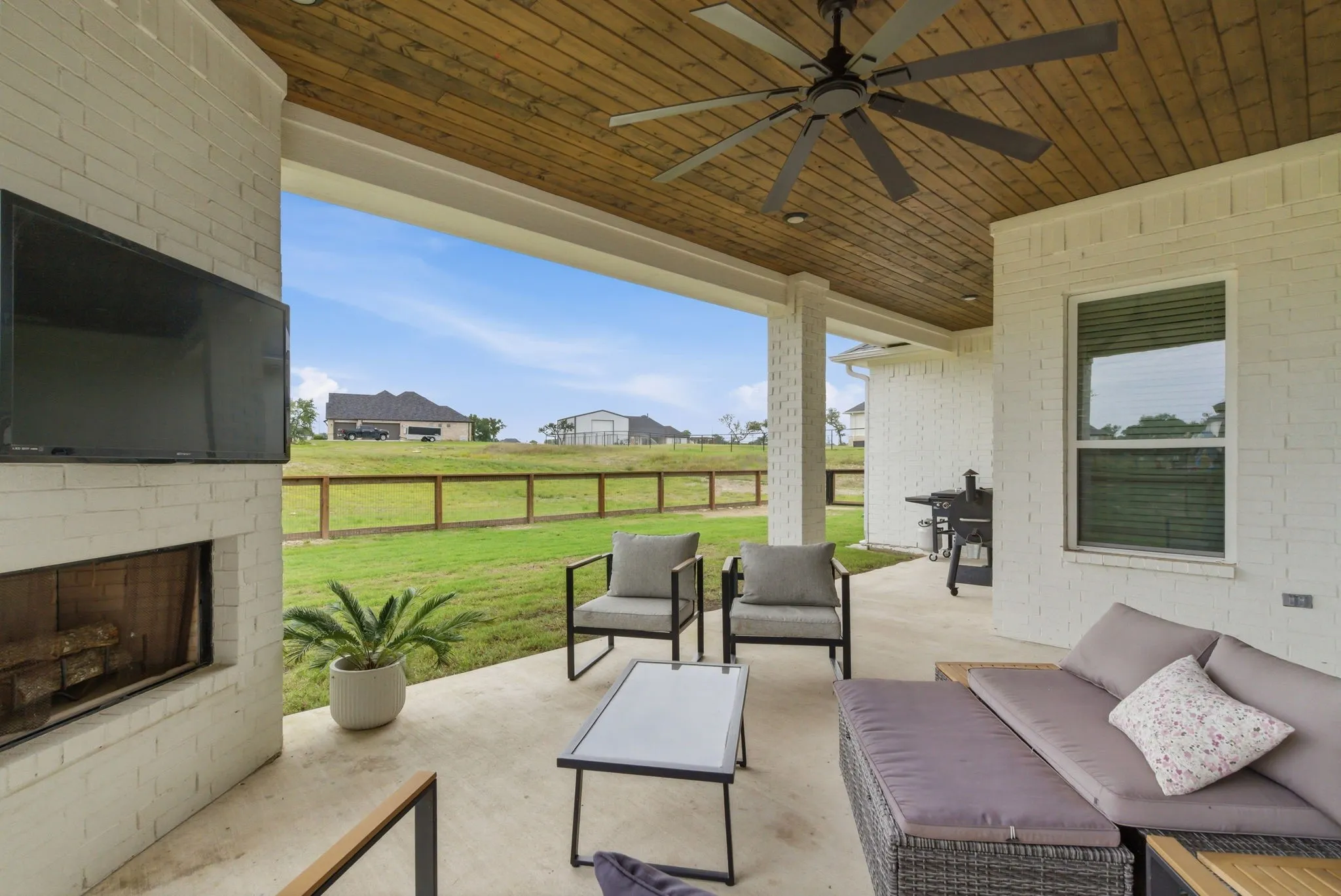 Single Family Residence For Sale in Parker County , 815 Wind River Pass, Azle, Texas 76020, 4 Bedroom, 3 Bathroom, 3 Garage spaces, 2,764 Sqft, built in 2023, mls#21284935, Real Estate Agent in Azle, Homes For Sale in Parker county, Homes For Sale in Azle, Realtor in Azle Texas, Real Estate Brokerage Independent Realty Texas, Luminita Cordes Realtor