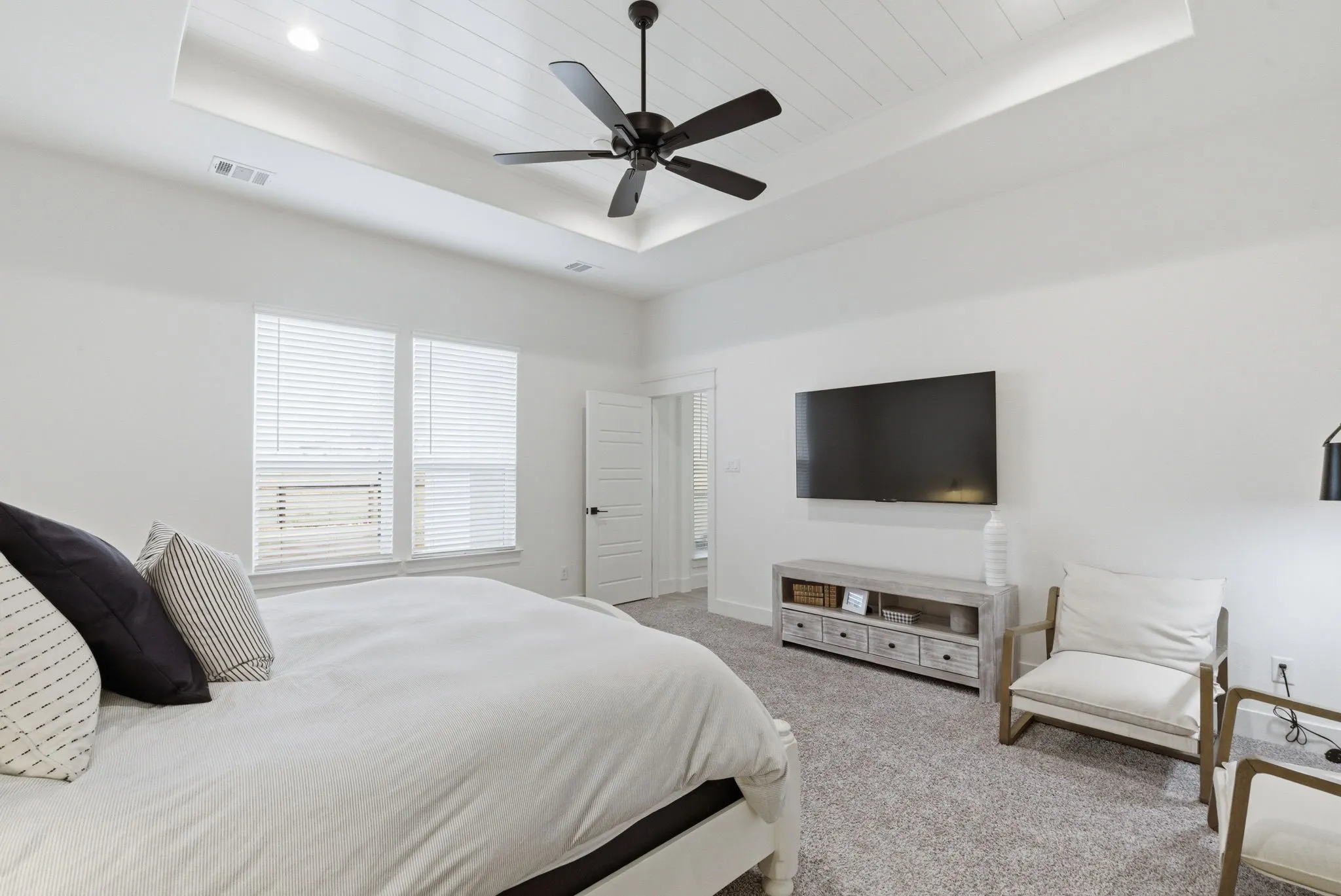 Single Family Residence For Sale in Parker County , 815 Wind River Pass, Azle, Texas 76020, 4 Bedroom, 3 Bathroom, 3 Garage spaces, 2,764 Sqft, built in 2023, mls#21284935, Real Estate Agent in Azle, Homes For Sale in Parker county, Homes For Sale in Azle, Realtor in Azle Texas, Real Estate Brokerage Independent Realty Texas, Luminita Cordes Realtor