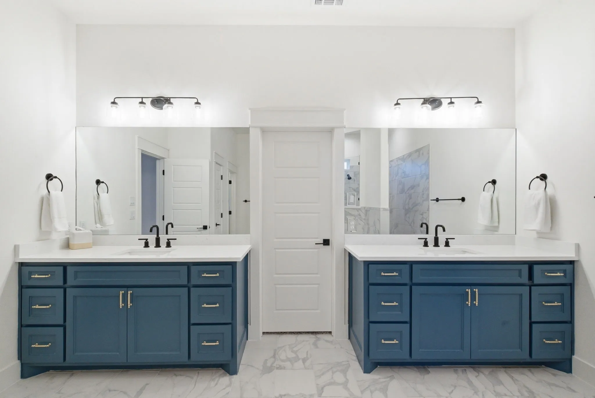 Single Family Residence For Sale in Parker County , 815 Wind River Pass, Azle, Texas 76020, 4 Bedroom, 3 Bathroom, 3 Garage spaces, 2,764 Sqft, built in 2023, mls#21284935, Real Estate Agent in Azle, Homes For Sale in Parker county, Homes For Sale in Azle, Realtor in Azle Texas, Real Estate Brokerage Independent Realty Texas, Luminita Cordes Realtor