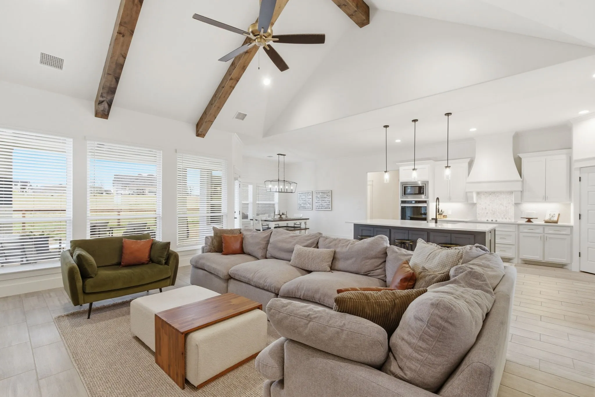 Single Family Residence For Sale in Parker County , 815 Wind River Pass, Azle, Texas 76020, 4 Bedroom, 3 Bathroom, 3 Garage spaces, 2,764 Sqft, built in 2023, mls#21284935, Real Estate Agent in Azle, Homes For Sale in Parker county, Homes For Sale in Azle, Realtor in Azle Texas, Real Estate Brokerage Independent Realty Texas, Luminita Cordes Realtor