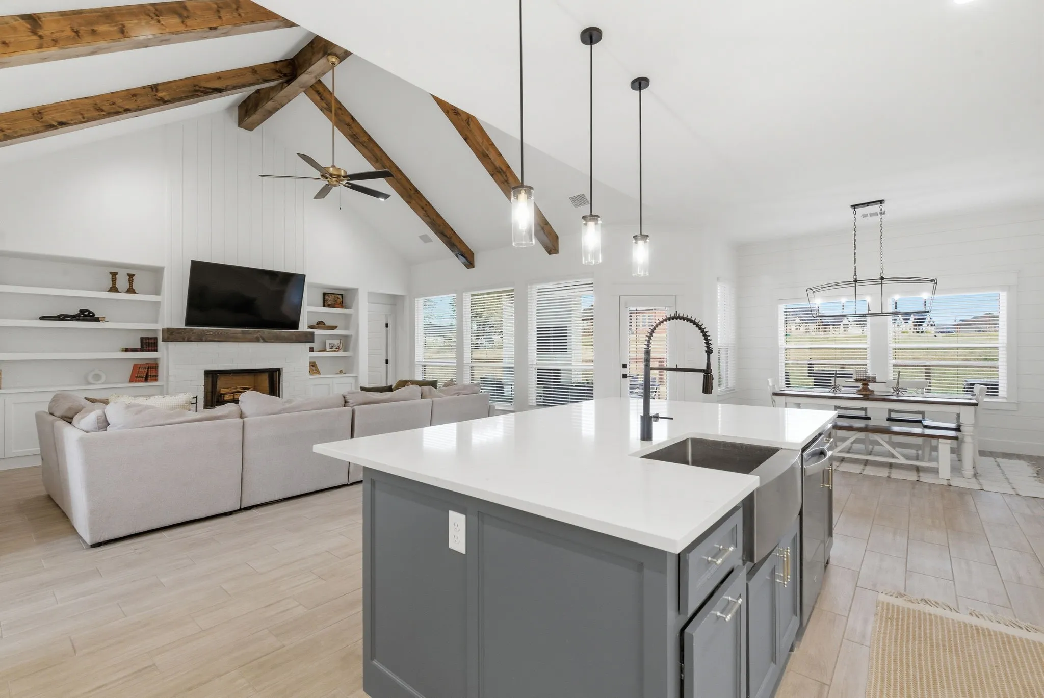 Single Family Residence For Sale in Parker County , 815 Wind River Pass, Azle, Texas 76020, 4 Bedroom, 3 Bathroom, 3 Garage spaces, 2,764 Sqft, built in 2023, mls#21284935, Real Estate Agent in Azle, Homes For Sale in Parker county, Homes For Sale in Azle, Realtor in Azle Texas, Real Estate Brokerage Independent Realty Texas, Luminita Cordes Realtor