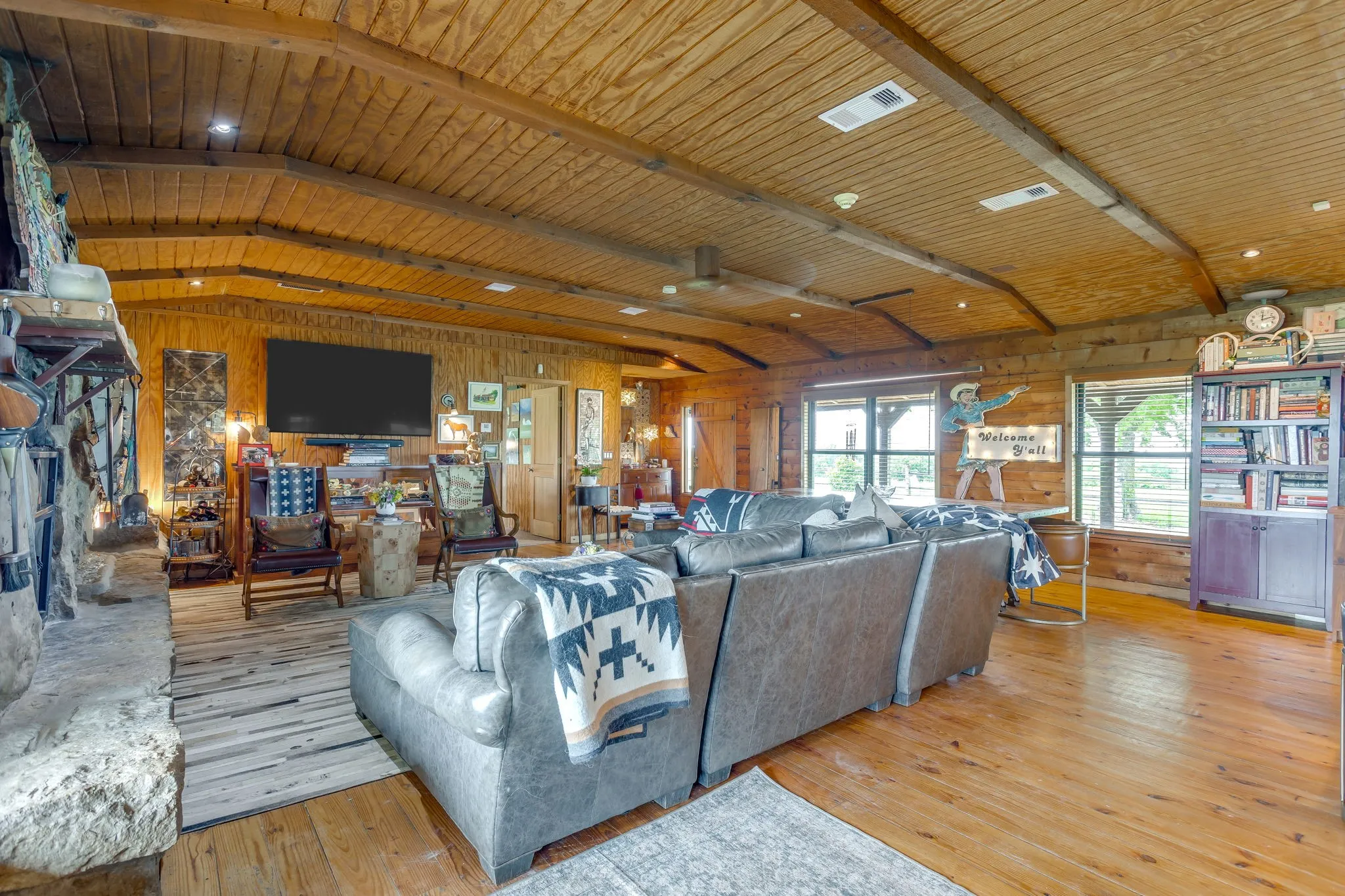 Farm For Sale in Parker County , 5660 Upper Denton Road, Weatherford, Texas 76085, 1 Bedroom, 1 Bathroom, Garage spaces, 1,200 Sqft, built in 1985, Price $8,150,000, mls#21283163, Real Estate Agent in Weatherford, Homes For Sale in Parker county, Homes For Sale in Weatherford, Realtor in Weatherford Texas, Real Estate Brokerage Independent Realty Texas, Luminita Cordes Realtor