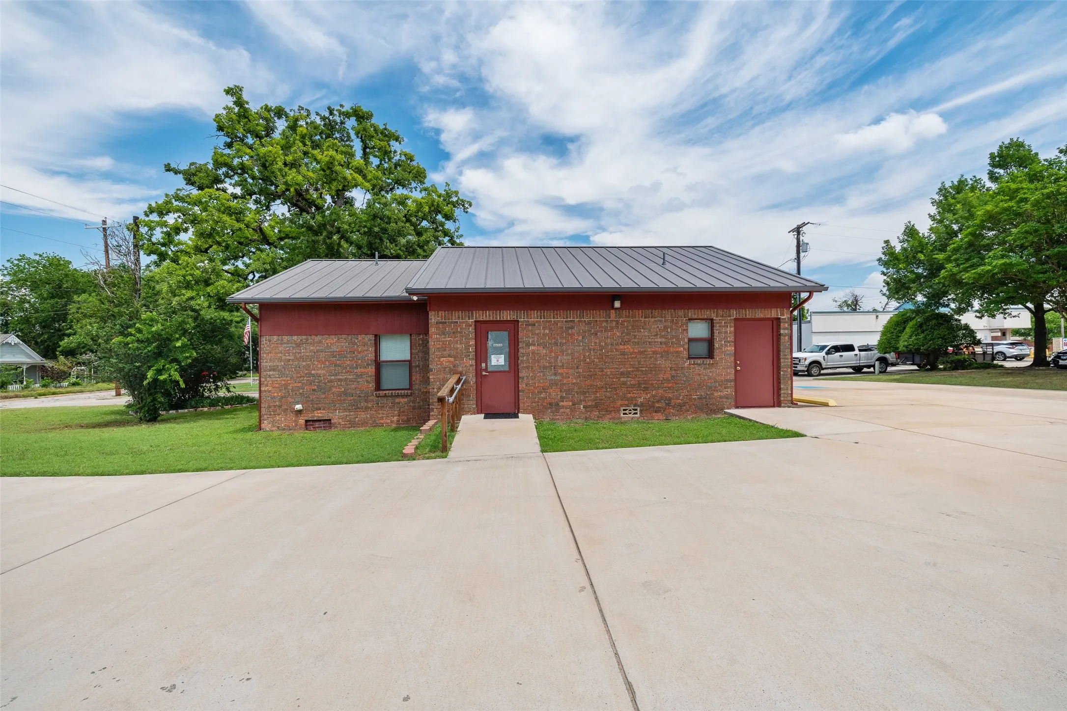 Office For Sale in Hood County , 111 N Baker Street B, Granbury, Texas 76048, 0, 0, Garage spaces, 0 Sqft, built in 1947, Price $425,000, mls#21284946, Real Estate Agent in Granbury, Homes For Sale in Hood county, Homes For Sale in Granbury, Realtor in Granbury Texas, Real Estate Brokerage Independent Realty Texas, Luminita Cordes Realtor