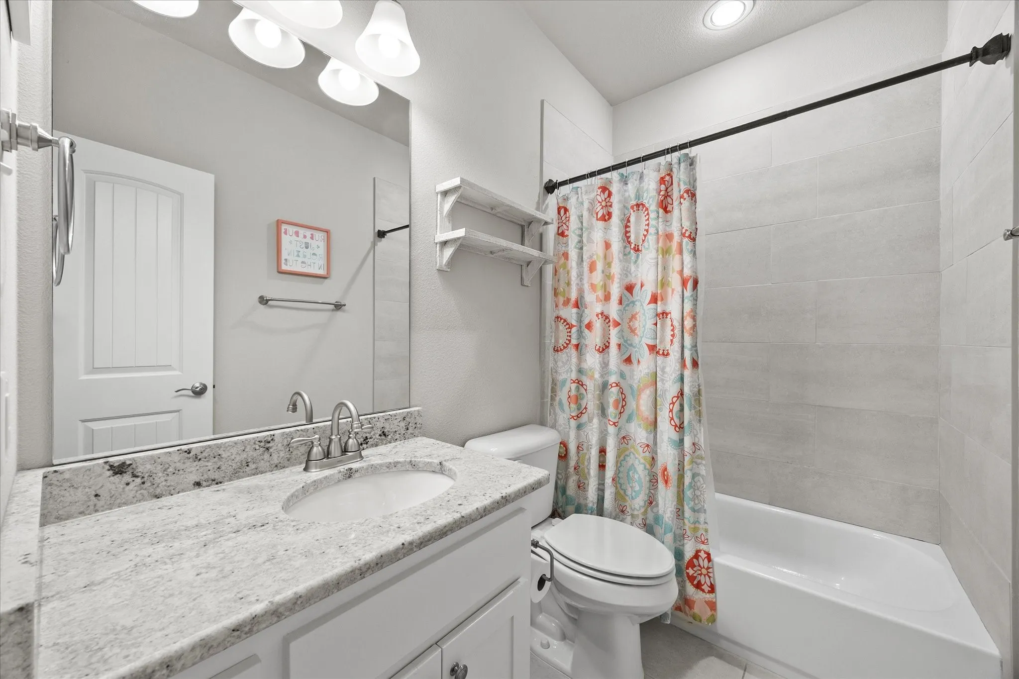 Auxiliary full bath