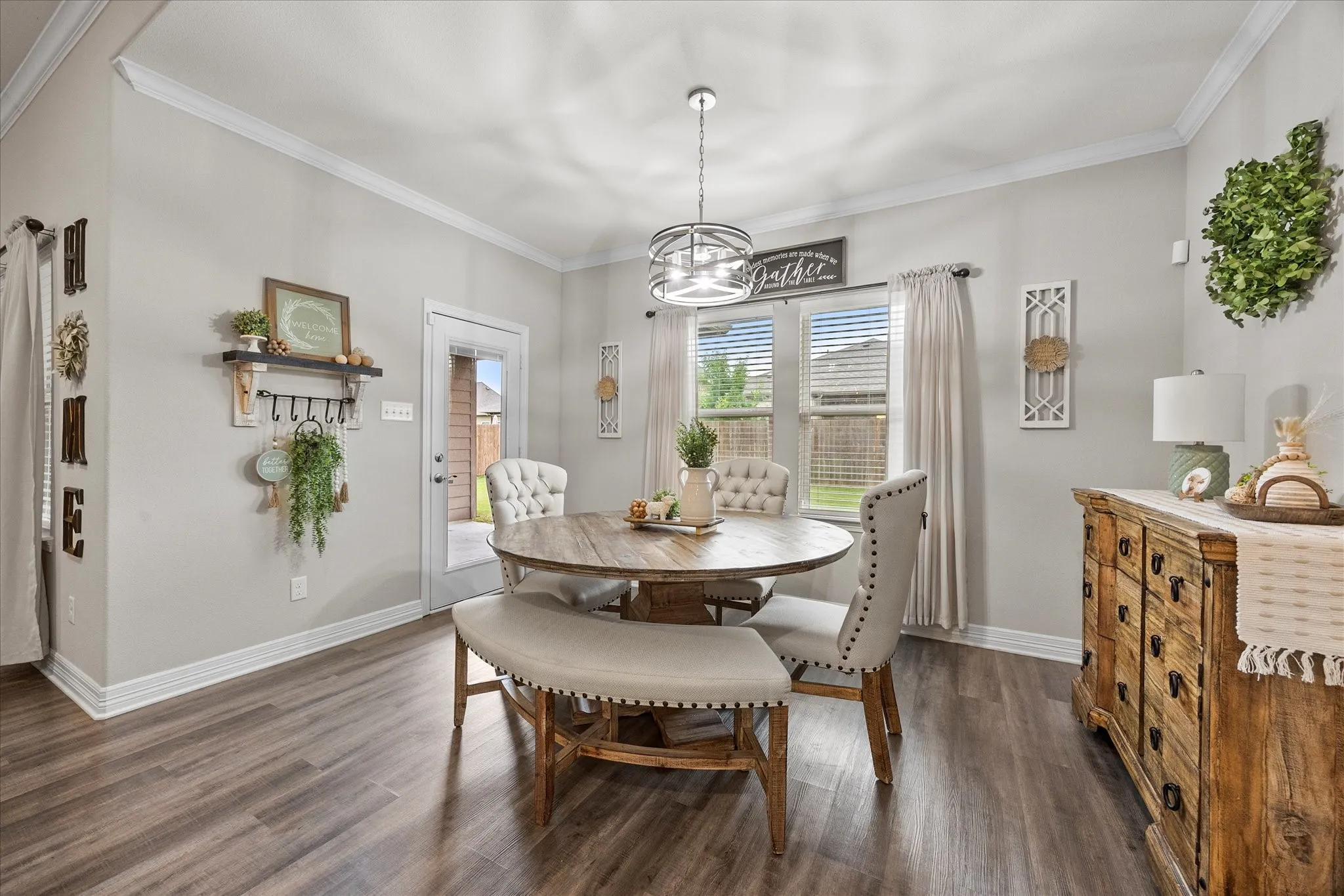 Host your family dinners here!