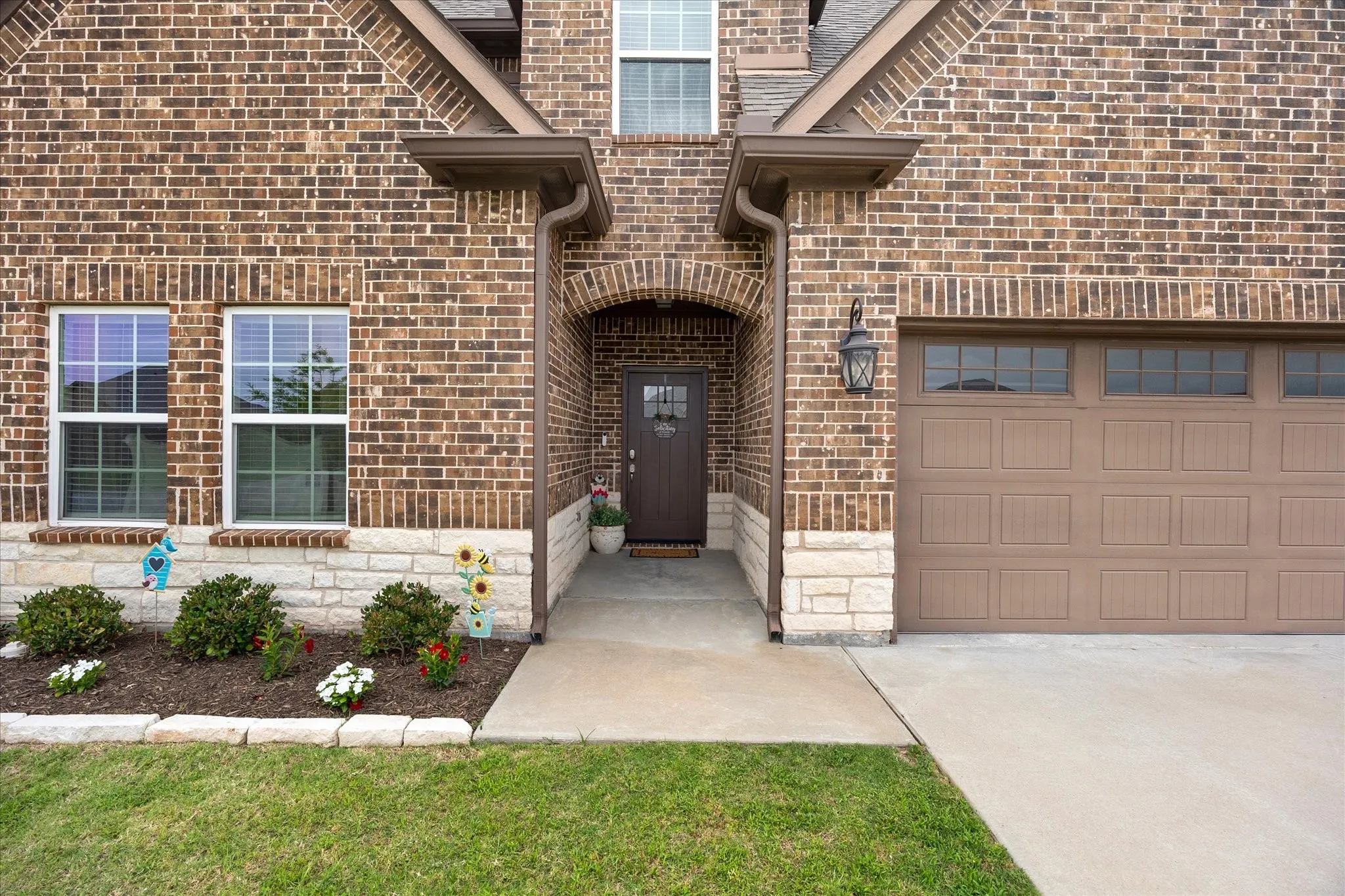 Single Family Residence For Sale in Hunt County , 1010 Eva Drive, Greenville, Texas 75402, 3 Bedroom, 3 Bathroom, 3 Garage spaces, 2,453 Sqft, built in 2021, mls#21276627, Real Estate Agent in Greenville, Homes For Sale in Hunt county, Homes For Sale in Greenville, Realtor in Greenville Texas, Real Estate Brokerage Independent Realty Texas, Luminita Cordes Realtor