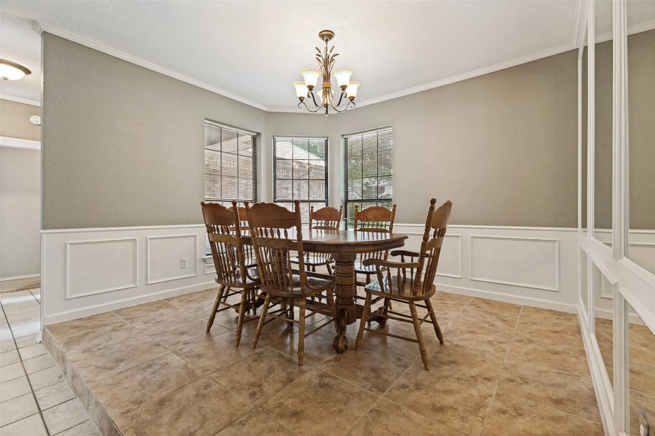 Single Family Residence For Sale in Collin County , 4123 Lawngate Drive, Dallas, Texas 75287, 3 Bedroom, 3 Bathroom, 2 Garage spaces, 1,990 Sqft, built in 1984, mls#21277986, Real Estate Agent in Dallas, Homes For Sale in Collin county, Homes For Sale in Dallas, Realtor in Dallas Texas, Real Estate Brokerage Independent Realty Texas, Luminita Cordes Realtor