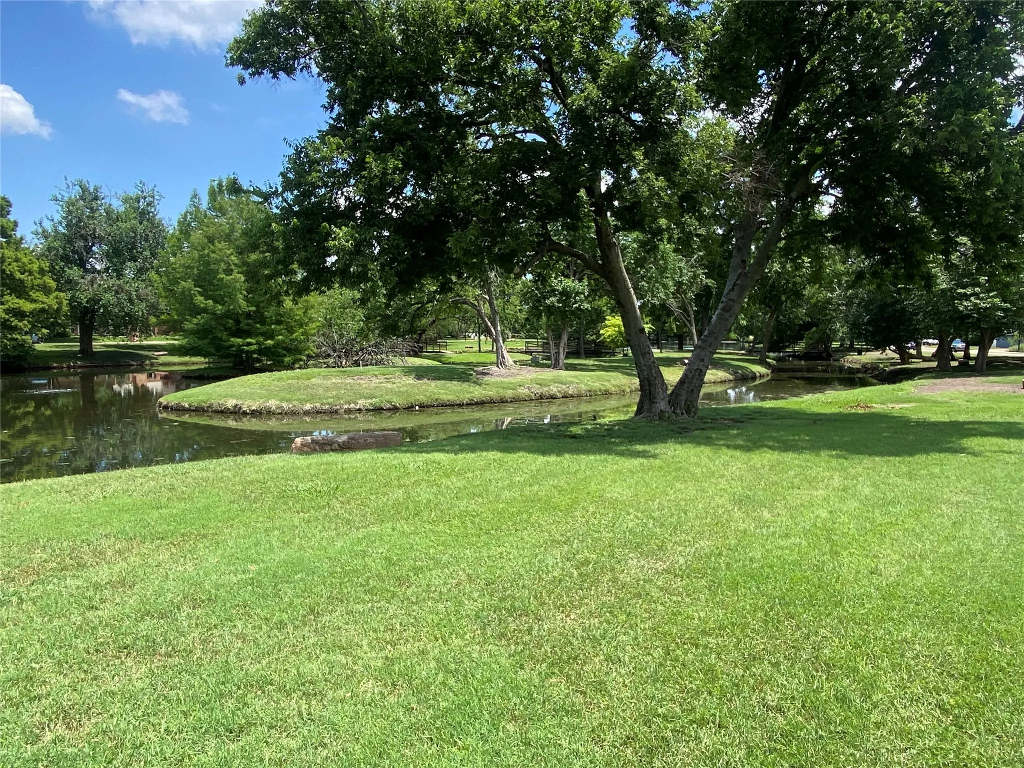 Single Family Residence For Sale in Collin County , 4123 Lawngate Drive, Dallas, Texas 75287, 3 Bedroom, 3 Bathroom, 2 Garage spaces, 1,990 Sqft, built in 1984, mls#21277986, Real Estate Agent in Dallas, Homes For Sale in Collin county, Homes For Sale in Dallas, Realtor in Dallas Texas, Real Estate Brokerage Independent Realty Texas, Luminita Cordes Realtor