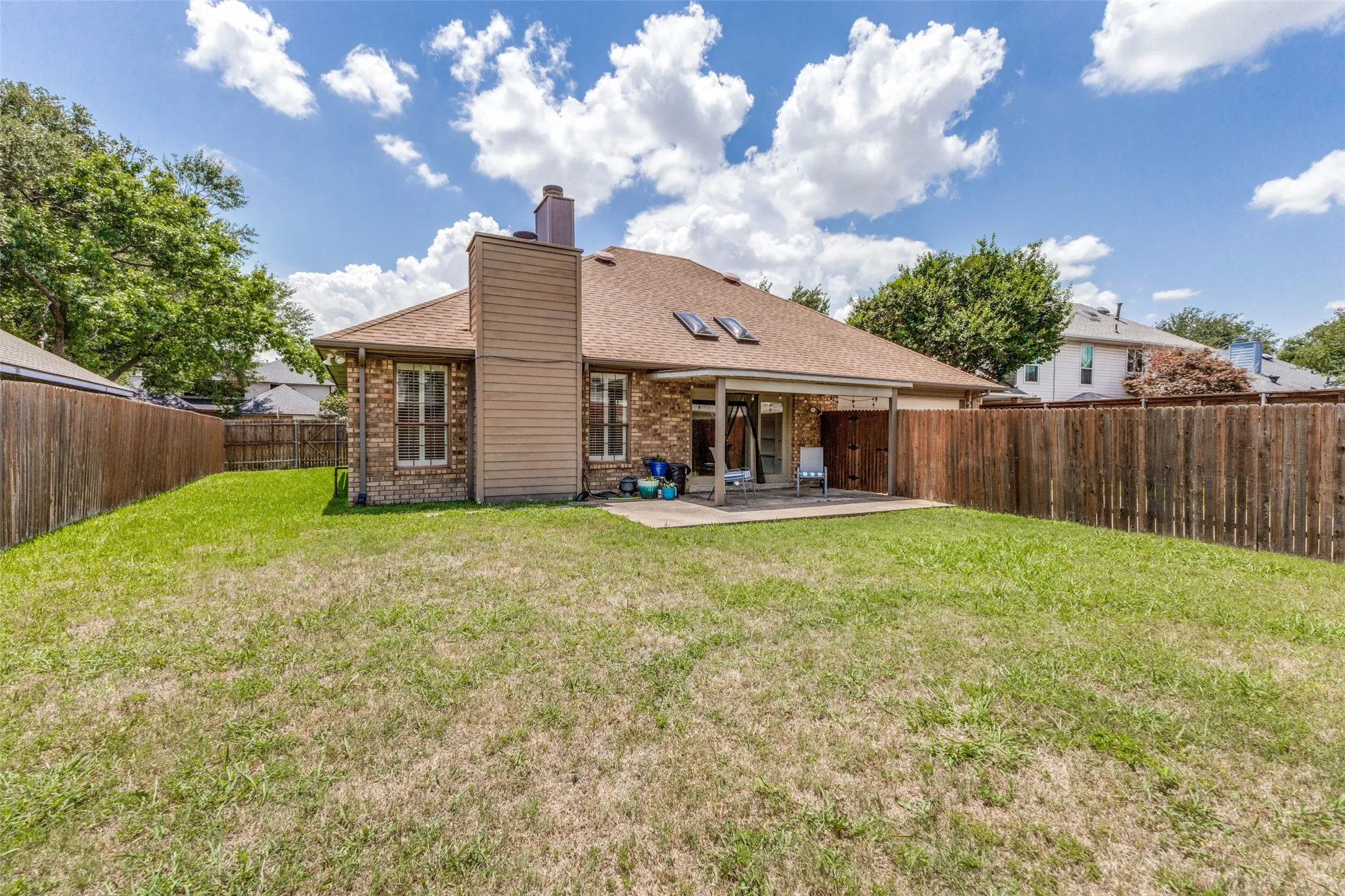 Single Family Residence For Sale in Collin County , 4123 Lawngate Drive, Dallas, Texas 75287, 3 Bedroom, 3 Bathroom, 2 Garage spaces, 1,990 Sqft, built in 1984, mls#21277986, Real Estate Agent in Dallas, Homes For Sale in Collin county, Homes For Sale in Dallas, Realtor in Dallas Texas, Real Estate Brokerage Independent Realty Texas, Luminita Cordes Realtor