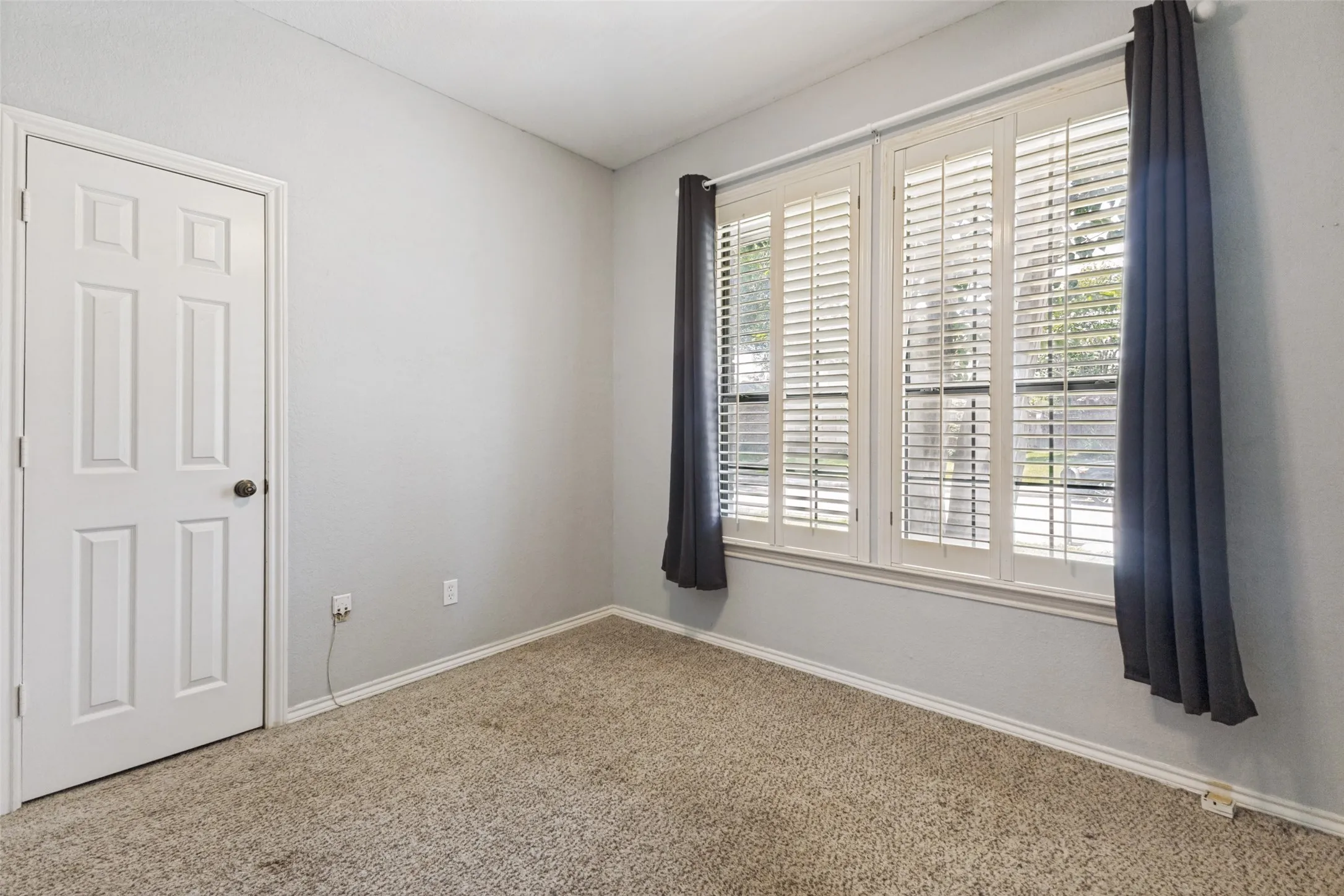 Single Family Residence For Sale in Collin County , 4123 Lawngate Drive, Dallas, Texas 75287, 3 Bedroom, 3 Bathroom, 2 Garage spaces, 1,990 Sqft, built in 1984, mls#21277986, Real Estate Agent in Dallas, Homes For Sale in Collin county, Homes For Sale in Dallas, Realtor in Dallas Texas, Real Estate Brokerage Independent Realty Texas, Luminita Cordes Realtor