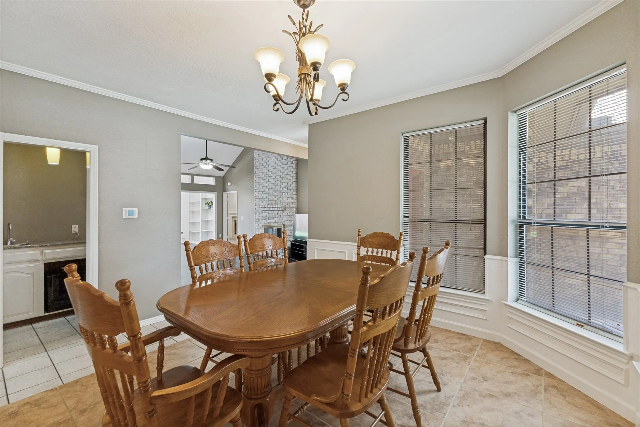 Single Family Residence For Sale in Collin County , 4123 Lawngate Drive, Dallas, Texas 75287, 3 Bedroom, 3 Bathroom, 2 Garage spaces, 1,990 Sqft, built in 1984, mls#21277986, Real Estate Agent in Dallas, Homes For Sale in Collin county, Homes For Sale in Dallas, Realtor in Dallas Texas, Real Estate Brokerage Independent Realty Texas, Luminita Cordes Realtor