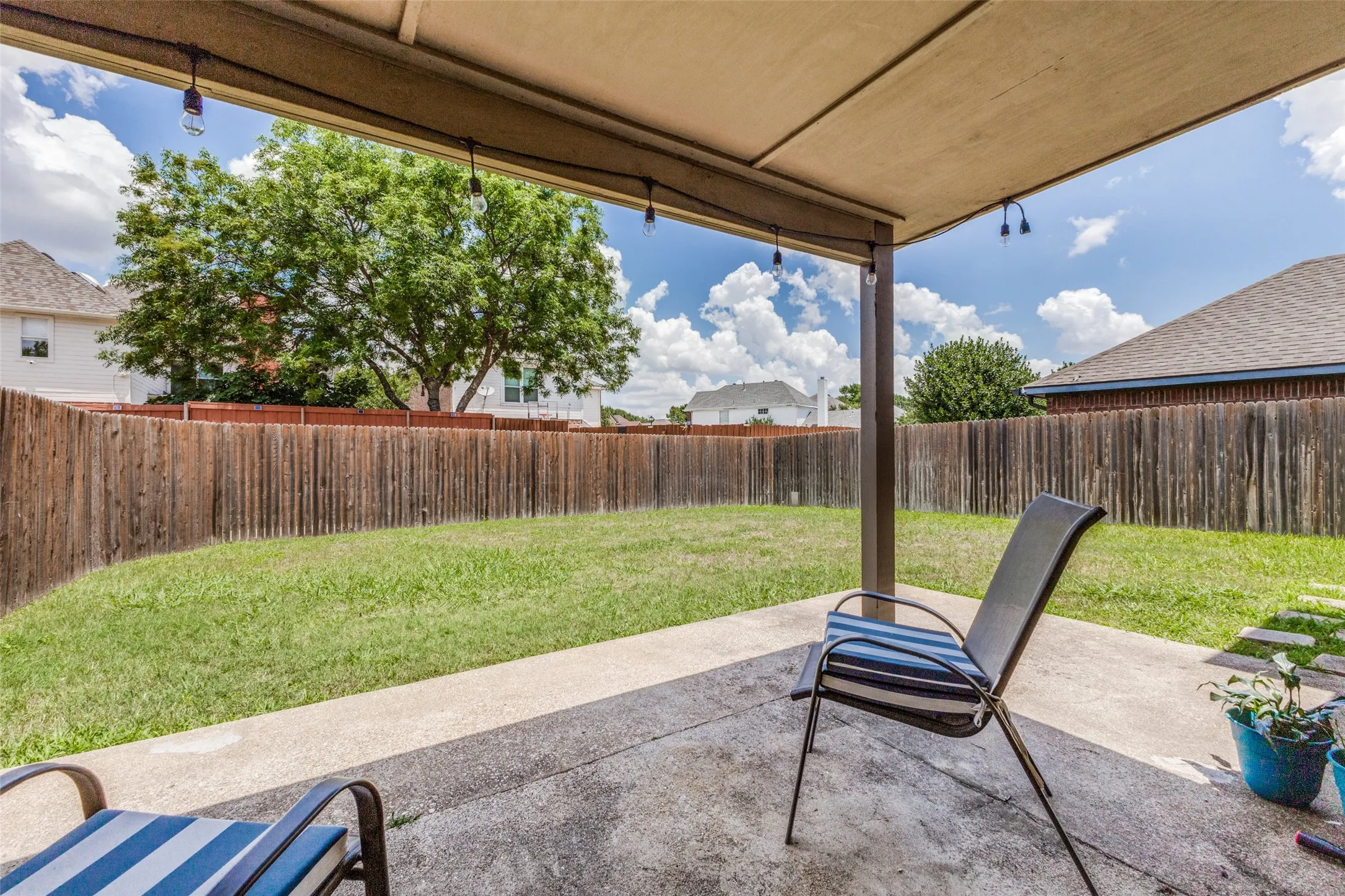 Single Family Residence For Sale in Collin County , 4123 Lawngate Drive, Dallas, Texas 75287, 3 Bedroom, 3 Bathroom, 2 Garage spaces, 1,990 Sqft, built in 1984, mls#21277986, Real Estate Agent in Dallas, Homes For Sale in Collin county, Homes For Sale in Dallas, Realtor in Dallas Texas, Real Estate Brokerage Independent Realty Texas, Luminita Cordes Realtor
