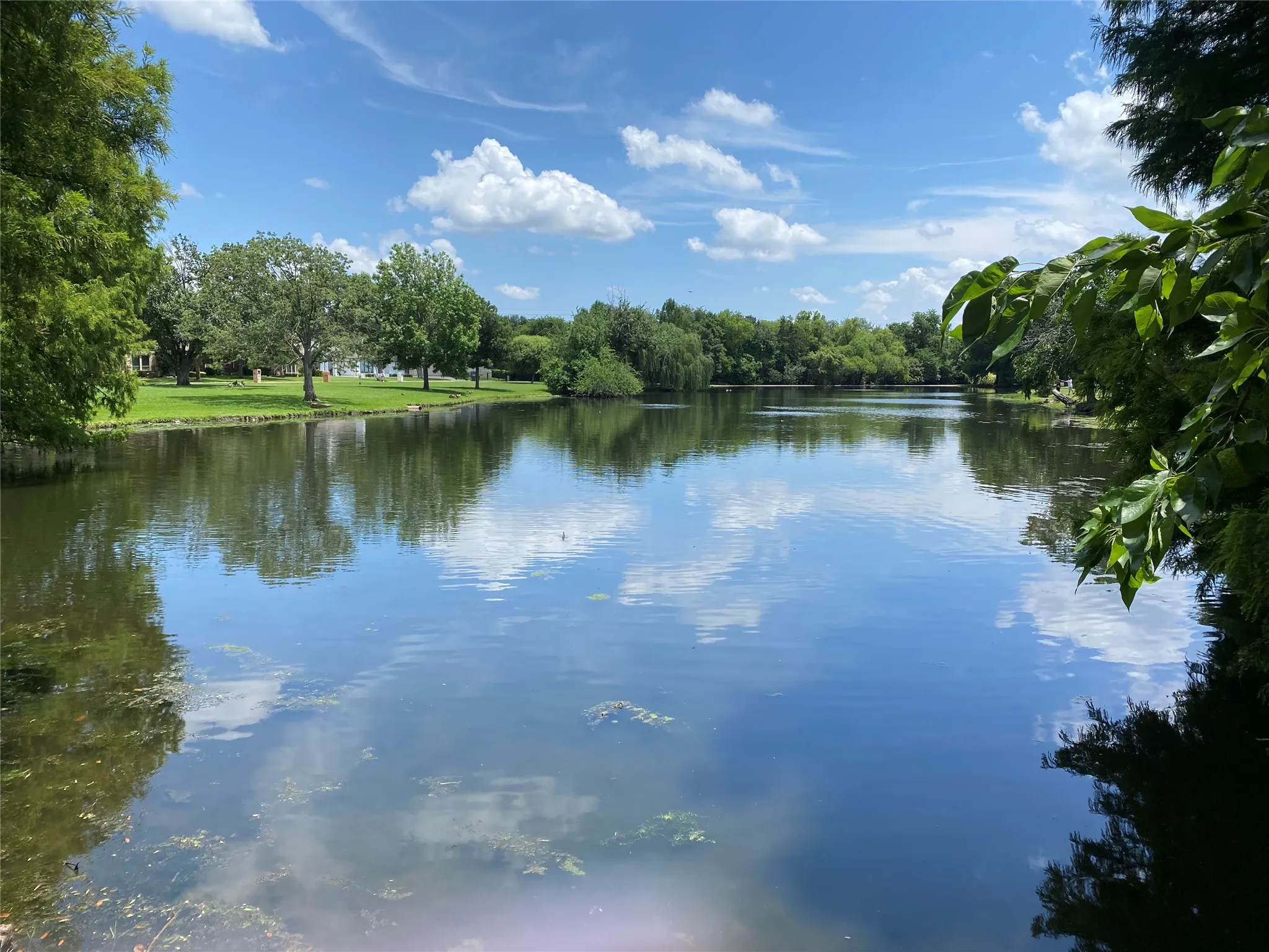 Single Family Residence For Sale in Collin County , 4123 Lawngate Drive, Dallas, Texas 75287, 3 Bedroom, 3 Bathroom, 2 Garage spaces, 1,990 Sqft, built in 1984, mls#21277986, Real Estate Agent in Dallas, Homes For Sale in Collin county, Homes For Sale in Dallas, Realtor in Dallas Texas, Real Estate Brokerage Independent Realty Texas, Luminita Cordes Realtor