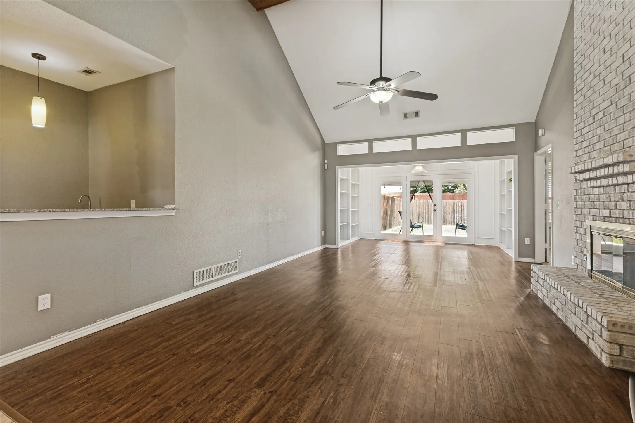 Single Family Residence For Sale in Collin County , 4123 Lawngate Drive, Dallas, Texas 75287, 3 Bedroom, 3 Bathroom, 2 Garage spaces, 1,990 Sqft, built in 1984, mls#21277986, Real Estate Agent in Dallas, Homes For Sale in Collin county, Homes For Sale in Dallas, Realtor in Dallas Texas, Real Estate Brokerage Independent Realty Texas, Luminita Cordes Realtor