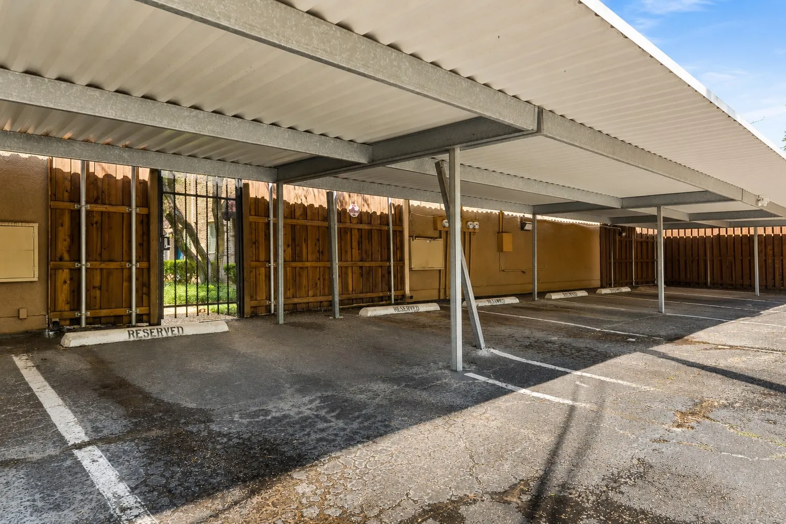Walkable access to coffee shops, nightlife, and entertainment.