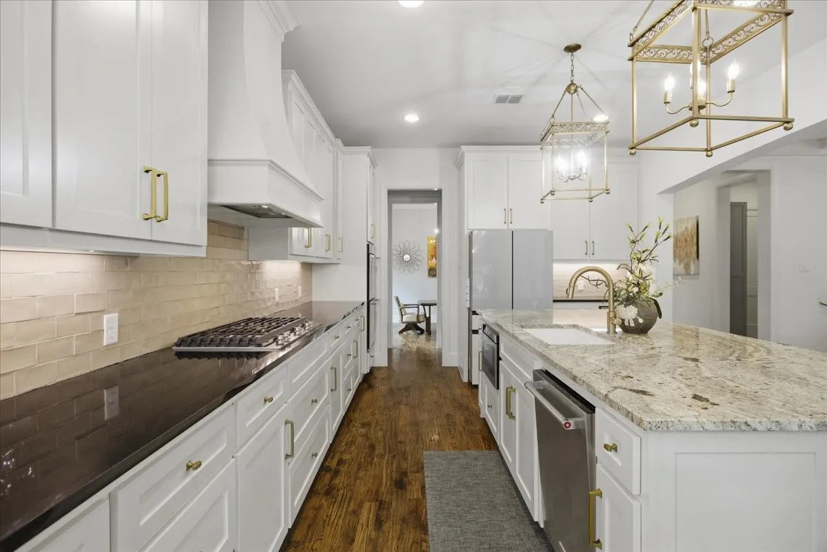 Single Family Residence For Sale in Parker County , 520 Point Vista Drive, Aledo, Texas 76008, 4 Bedroom, 4 Bathroom, 2 Garage spaces, 3,903 Sqft, built in 2018, mls#21283421, Real Estate Agent in Aledo, Homes For Sale in Parker county, Homes For Sale in Aledo, Realtor in Aledo Texas, Real Estate Brokerage Independent Realty Texas, Luminita Cordes Realtor
