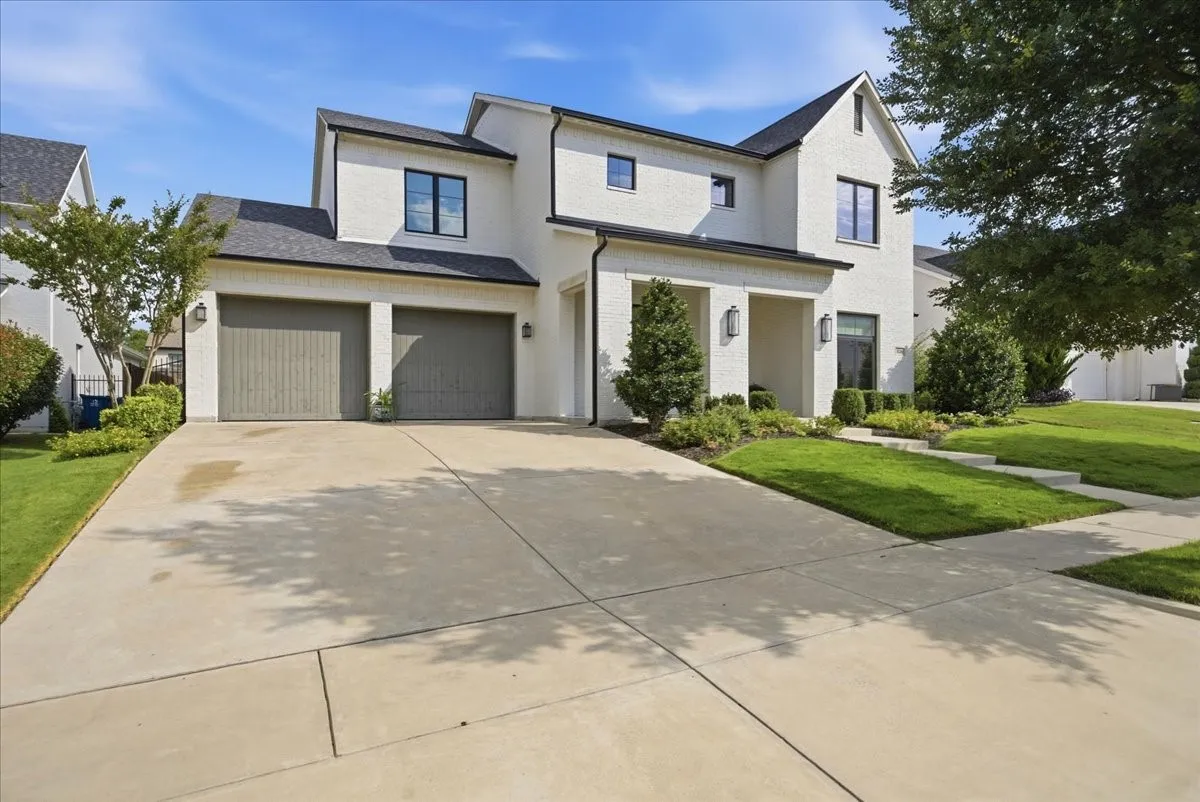 Single Family Residence For Sale in Parker County , 520 Point Vista Drive, Aledo, Texas 76008, 4 Bedroom, 4 Bathroom, 2 Garage spaces, 3,903 Sqft, built in 2018, mls#21283421, Real Estate Agent in Aledo, Homes For Sale in Parker county, Homes For Sale in Aledo, Realtor in Aledo Texas, Real Estate Brokerage Independent Realty Texas, Luminita Cordes Realtor