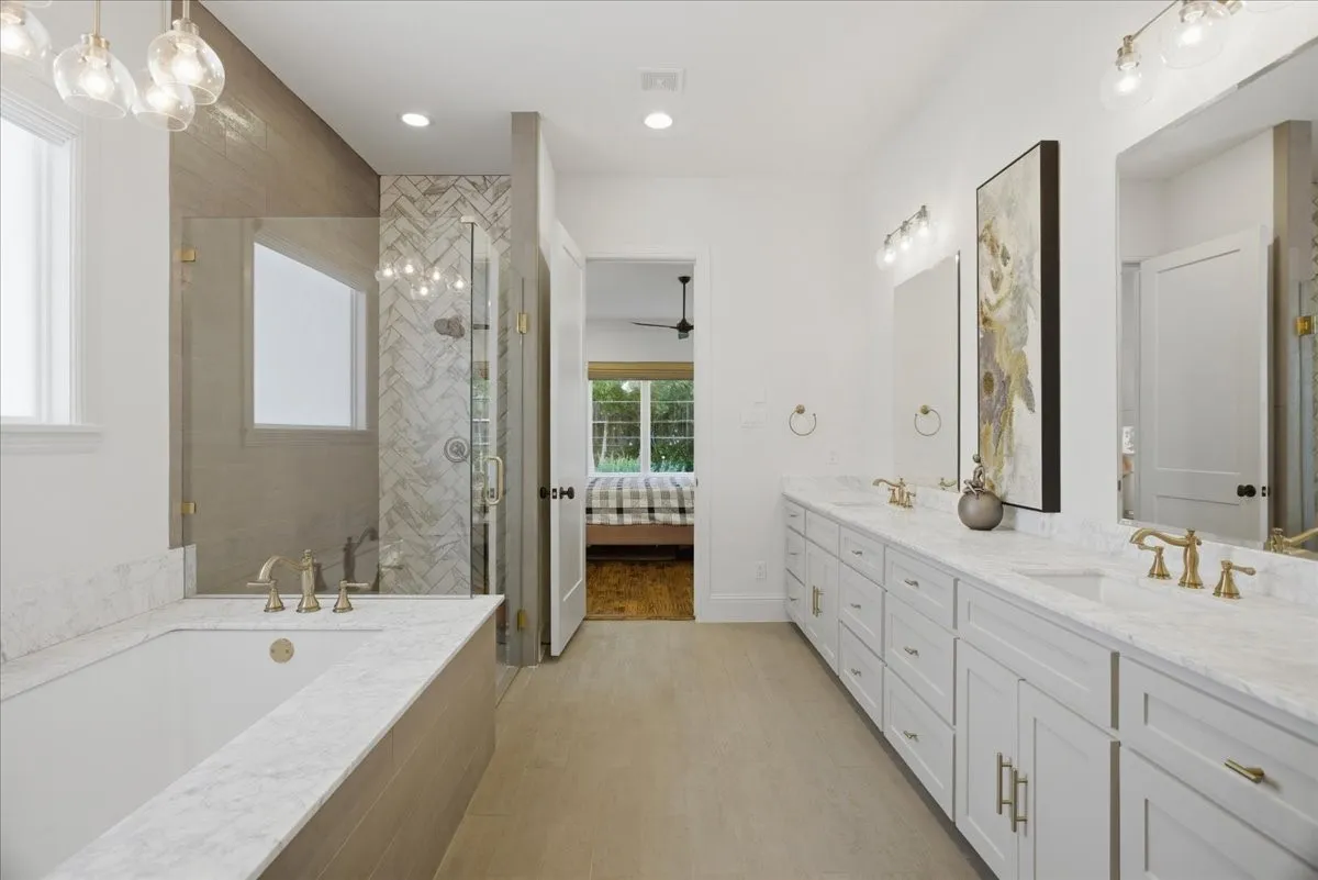 Single Family Residence For Sale in Parker County , 520 Point Vista Drive, Aledo, Texas 76008, 4 Bedroom, 4 Bathroom, 2 Garage spaces, 3,903 Sqft, built in 2018, mls#21283421, Real Estate Agent in Aledo, Homes For Sale in Parker county, Homes For Sale in Aledo, Realtor in Aledo Texas, Real Estate Brokerage Independent Realty Texas, Luminita Cordes Realtor