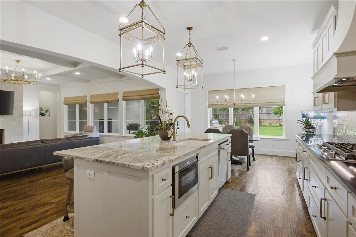 Single Family Residence For Sale in Parker County , 520 Point Vista Drive, Aledo, Texas 76008, 4 Bedroom, 4 Bathroom, 2 Garage spaces, 3,903 Sqft, built in 2018, mls#21283421, Real Estate Agent in Aledo, Homes For Sale in Parker county, Homes For Sale in Aledo, Realtor in Aledo Texas, Real Estate Brokerage Independent Realty Texas, Luminita Cordes Realtor