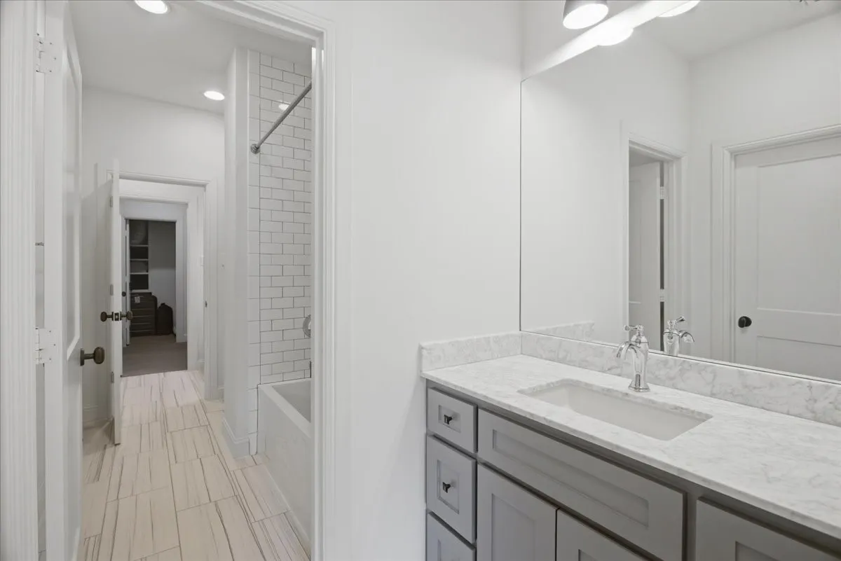 Single Family Residence For Sale in Parker County , 520 Point Vista Drive, Aledo, Texas 76008, 4 Bedroom, 4 Bathroom, 2 Garage spaces, 3,903 Sqft, built in 2018, mls#21283421, Real Estate Agent in Aledo, Homes For Sale in Parker county, Homes For Sale in Aledo, Realtor in Aledo Texas, Real Estate Brokerage Independent Realty Texas, Luminita Cordes Realtor