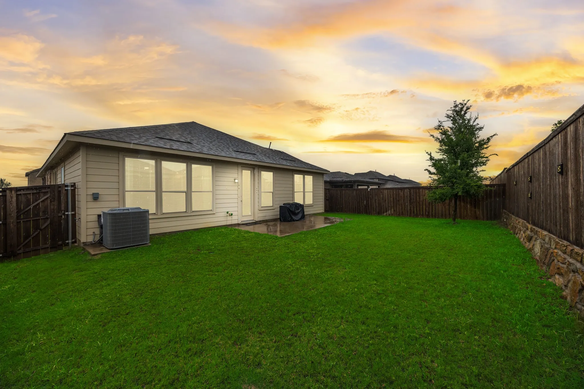 Single Family Residence For Sale in Denton County , 2520 Walker Avenue, Aubrey, Texas 76227, 4 Bedroom, 2 Bathroom, 2 Garage spaces, 2,120 Sqft, built in 2020, mls#21284780, Real Estate Agent in Aubrey, Homes For Sale in Denton county, Homes For Sale in Aubrey, Realtor in Aubrey Texas, Real Estate Brokerage Independent Realty Texas, Luminita Cordes Realtor