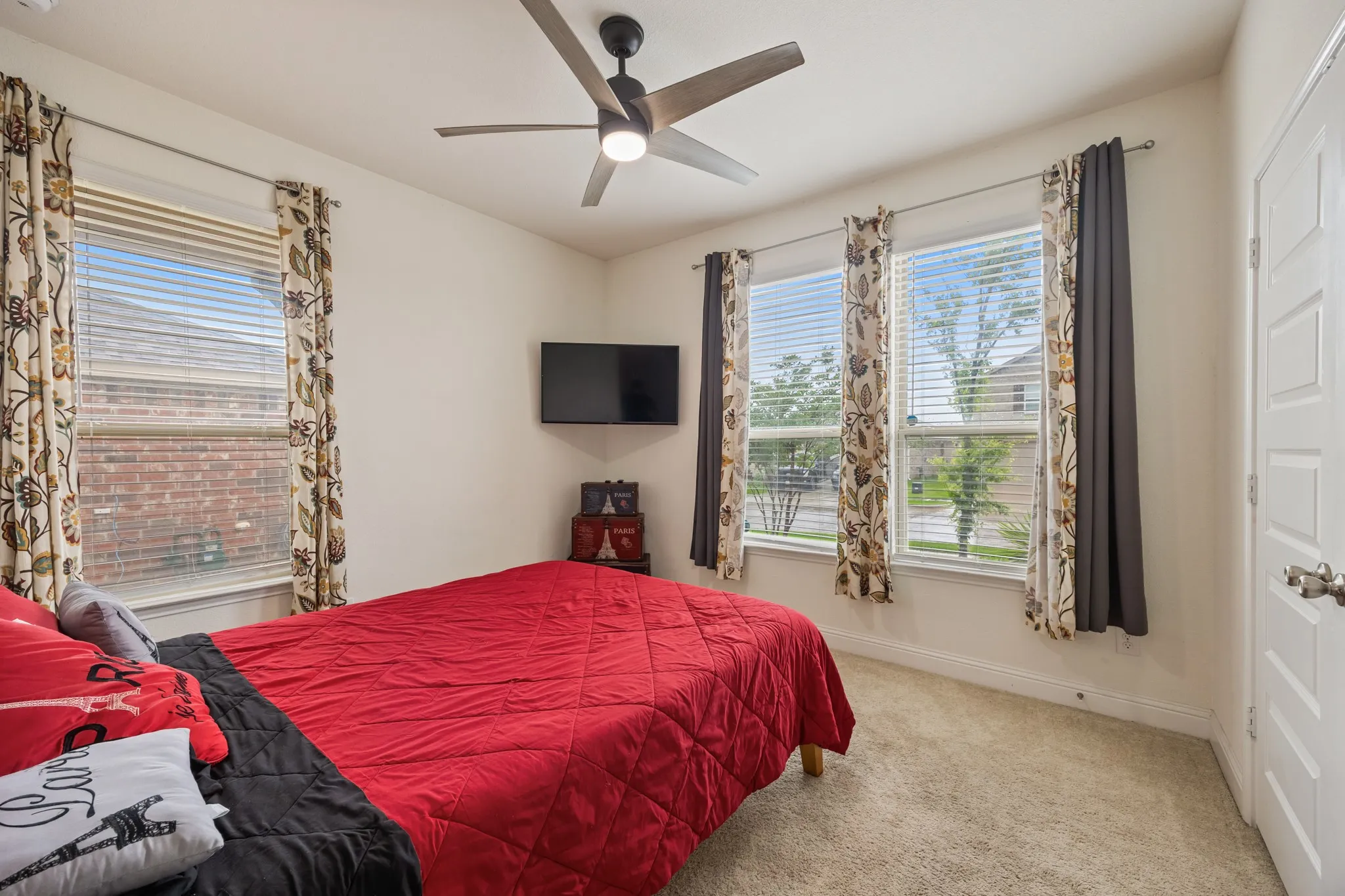 Single Family Residence For Sale in Denton County , 2520 Walker Avenue, Aubrey, Texas 76227, 4 Bedroom, 2 Bathroom, 2 Garage spaces, 2,120 Sqft, built in 2020, mls#21284780, Real Estate Agent in Aubrey, Homes For Sale in Denton county, Homes For Sale in Aubrey, Realtor in Aubrey Texas, Real Estate Brokerage Independent Realty Texas, Luminita Cordes Realtor