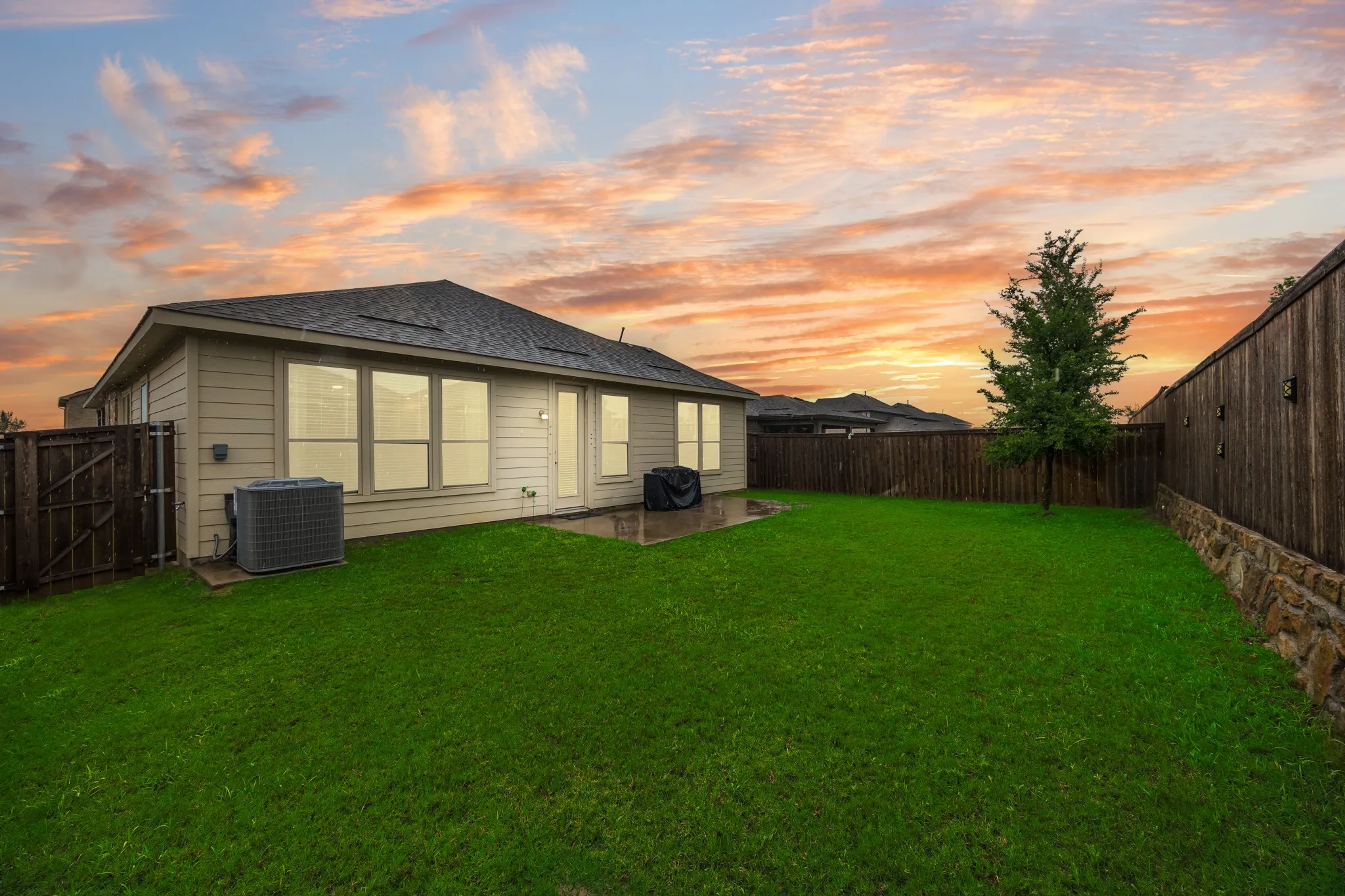 Single Family Residence For Sale in Denton County , 2520 Walker Avenue, Aubrey, Texas 76227, 4 Bedroom, 2 Bathroom, 2 Garage spaces, 2,120 Sqft, built in 2020, mls#21284780, Real Estate Agent in Aubrey, Homes For Sale in Denton county, Homes For Sale in Aubrey, Realtor in Aubrey Texas, Real Estate Brokerage Independent Realty Texas, Luminita Cordes Realtor
