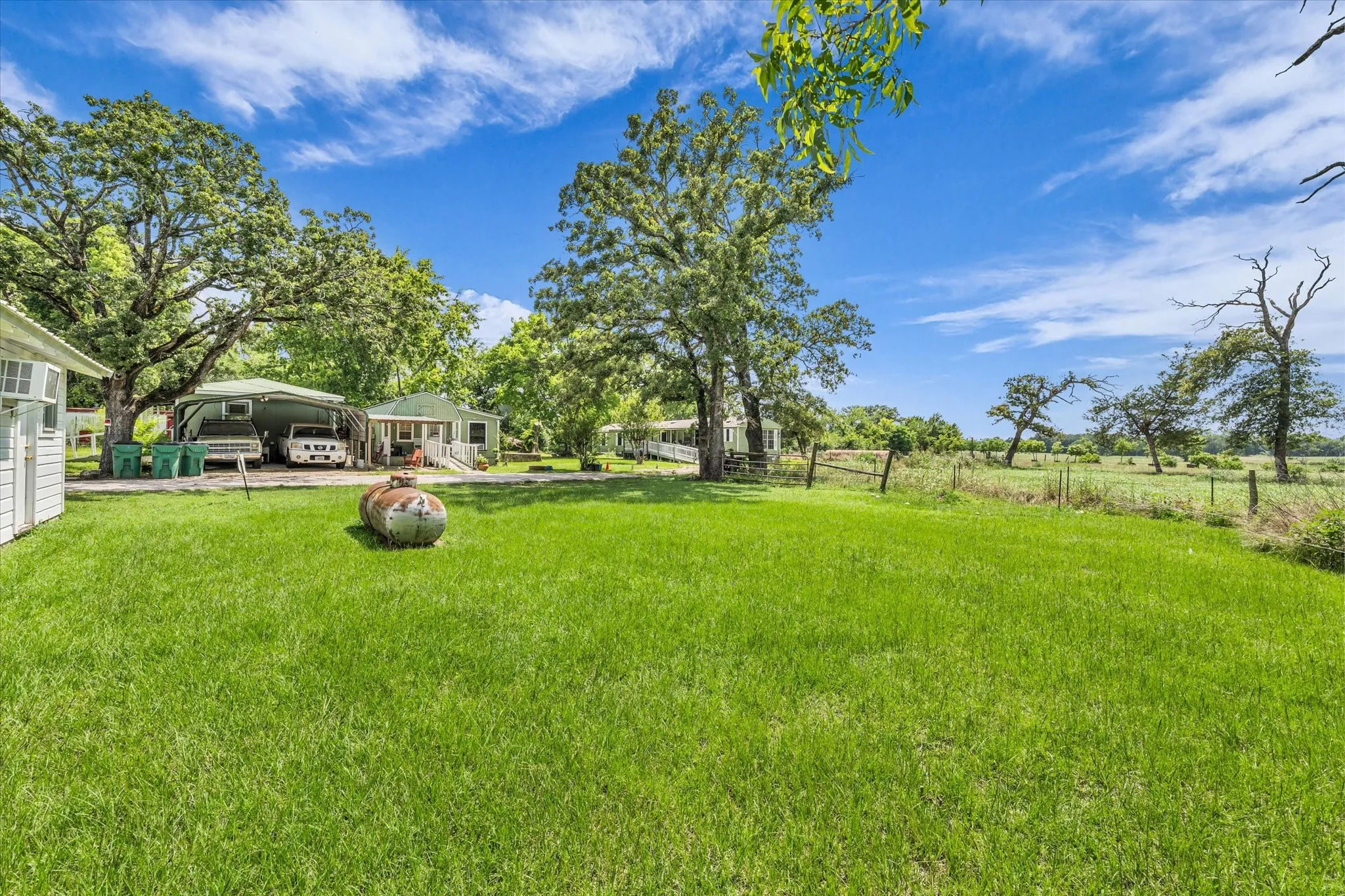 Retail For Sale in Freestone County , 815 S Fairway Street, Fairfield, Texas 75840, 0, 0, Garage spaces, 0 Sqft, built in 1971, mls#21285089, Real Estate Agent in Fairfield, Homes For Sale in Freestone county, Homes For Sale in Fairfield, Realtor in Fairfield Texas, Real Estate Brokerage Independent Realty Texas, Luminita Cordes Realtor