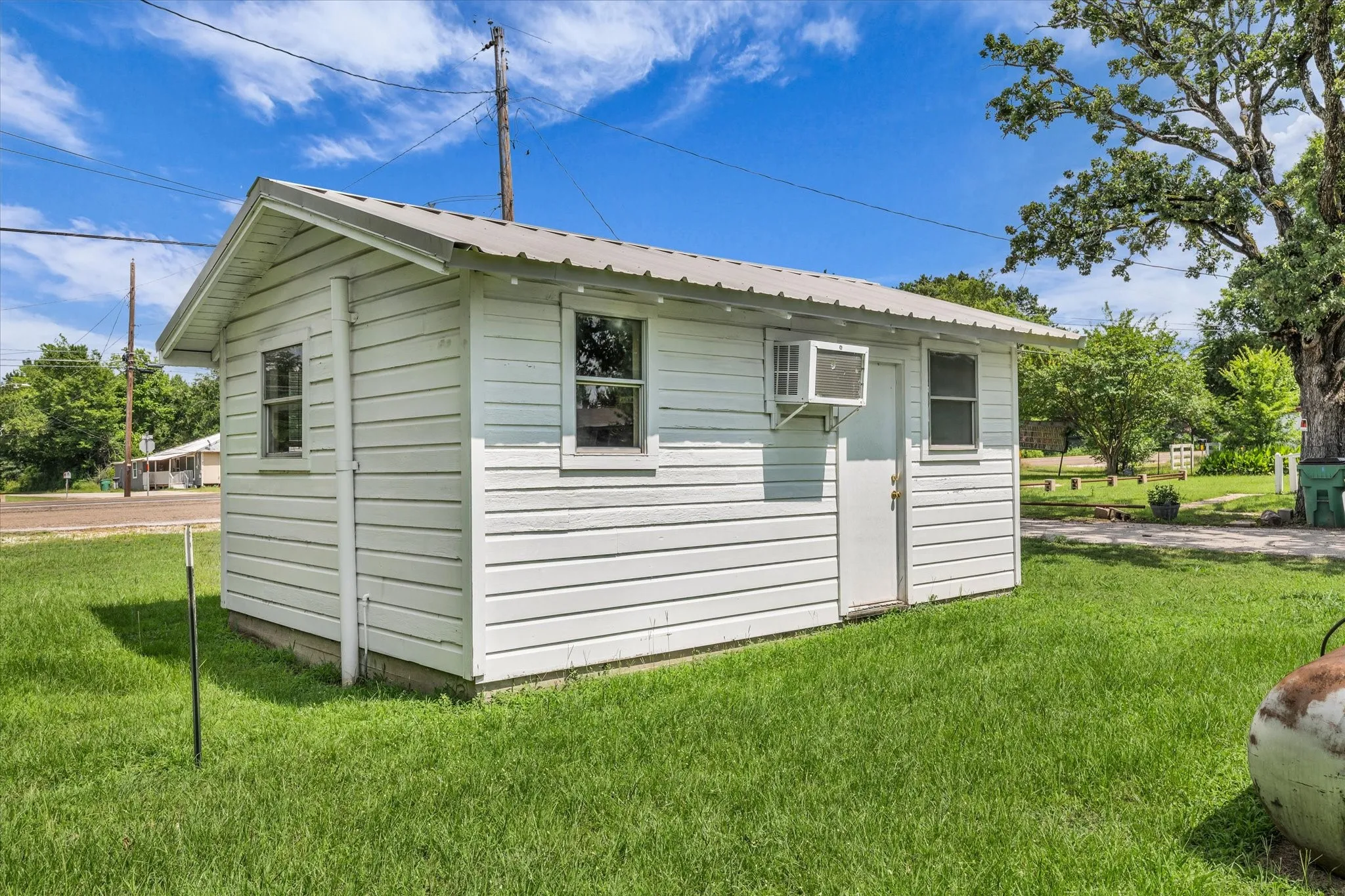 Retail For Sale in Freestone County , 815 S Fairway Street, Fairfield, Texas 75840, 0, 0, Garage spaces, 0 Sqft, built in 1971, mls#21285089, Real Estate Agent in Fairfield, Homes For Sale in Freestone county, Homes For Sale in Fairfield, Realtor in Fairfield Texas, Real Estate Brokerage Independent Realty Texas, Luminita Cordes Realtor
