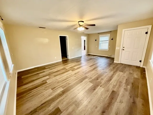 Single Family Residence For Sale in Erath County , 750 W Lingleville Rd, Stephenville, Texas 76401, 3 Bedroom, 2 Bathroom, Garage spaces, 1,286 Sqft, built in 1942, mls#21285090, Real Estate Agent in Stephenville, Homes For Sale in Erath county, Homes For Sale in Stephenville, Realtor in Stephenville Texas, Real Estate Brokerage Independent Realty Texas, Luminita Cordes Realtor