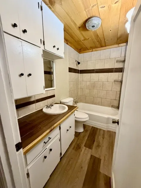 Single Family Residence For Sale in Erath County , 750 W Lingleville Rd, Stephenville, Texas 76401, 3 Bedroom, 2 Bathroom, Garage spaces, 1,286 Sqft, built in 1942, mls#21285090, Real Estate Agent in Stephenville, Homes For Sale in Erath county, Homes For Sale in Stephenville, Realtor in Stephenville Texas, Real Estate Brokerage Independent Realty Texas, Luminita Cordes Realtor
