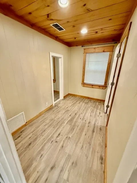Single Family Residence For Sale in Erath County , 750 W Lingleville Rd, Stephenville, Texas 76401, 3 Bedroom, 2 Bathroom, Garage spaces, 1,286 Sqft, built in 1942, mls#21285090, Real Estate Agent in Stephenville, Homes For Sale in Erath county, Homes For Sale in Stephenville, Realtor in Stephenville Texas, Real Estate Brokerage Independent Realty Texas, Luminita Cordes Realtor