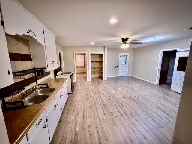 Single Family Residence For Sale in Erath County , 750 W Lingleville Rd, Stephenville, Texas 76401, 3 Bedroom, 2 Bathroom, Garage spaces, 1,286 Sqft, built in 1942, mls#21285090, Real Estate Agent in Stephenville, Homes For Sale in Erath county, Homes For Sale in Stephenville, Realtor in Stephenville Texas, Real Estate Brokerage Independent Realty Texas, Luminita Cordes Realtor