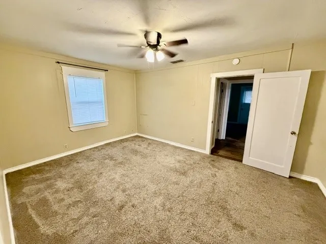 Single Family Residence For Sale in Erath County , 750 W Lingleville Rd, Stephenville, Texas 76401, 3 Bedroom, 2 Bathroom, Garage spaces, 1,286 Sqft, built in 1942, mls#21285090, Real Estate Agent in Stephenville, Homes For Sale in Erath county, Homes For Sale in Stephenville, Realtor in Stephenville Texas, Real Estate Brokerage Independent Realty Texas, Luminita Cordes Realtor