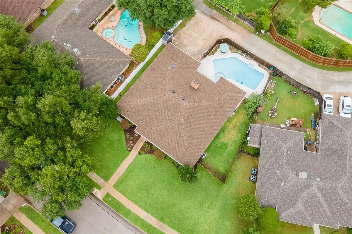 Single Family Residence For Sale in Dallas County , 2223 Valley Mill, Carrollton, Texas 75006, 4 Bedroom, 2 Bathroom, 2 Garage spaces, 2,236 Sqft, built in 1979, mls#21285087, Real Estate Agent in Carrollton, Homes For Sale in Dallas county, Homes For Sale in Carrollton, Realtor in Carrollton Texas, Real Estate Brokerage Independent Realty Texas, Luminita Cordes Realtor
