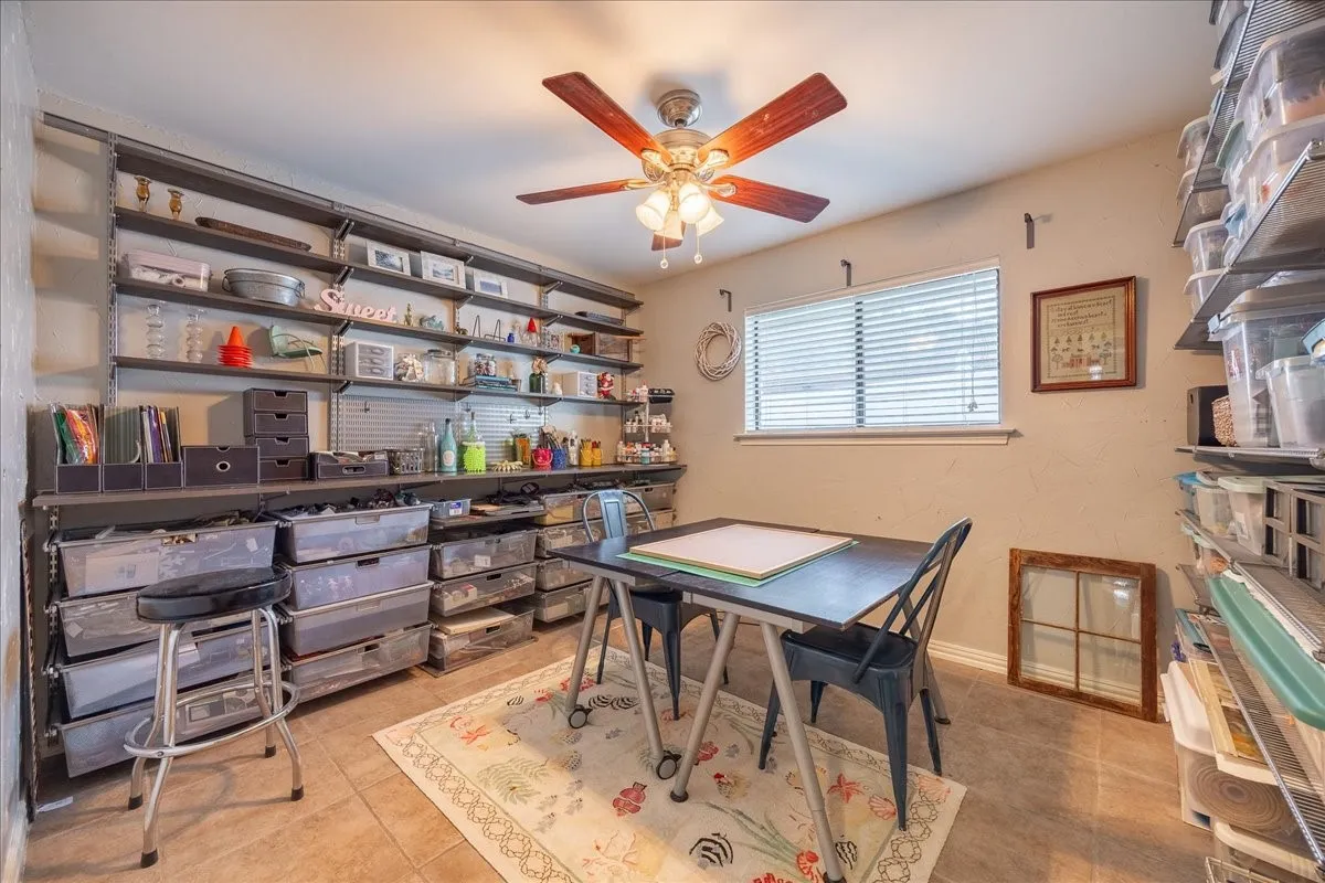 Single Family Residence For Sale in Dallas County , 2223 Valley Mill, Carrollton, Texas 75006, 4 Bedroom, 2 Bathroom, 2 Garage spaces, 2,236 Sqft, built in 1979, mls#21285087, Real Estate Agent in Carrollton, Homes For Sale in Dallas county, Homes For Sale in Carrollton, Realtor in Carrollton Texas, Real Estate Brokerage Independent Realty Texas, Luminita Cordes Realtor