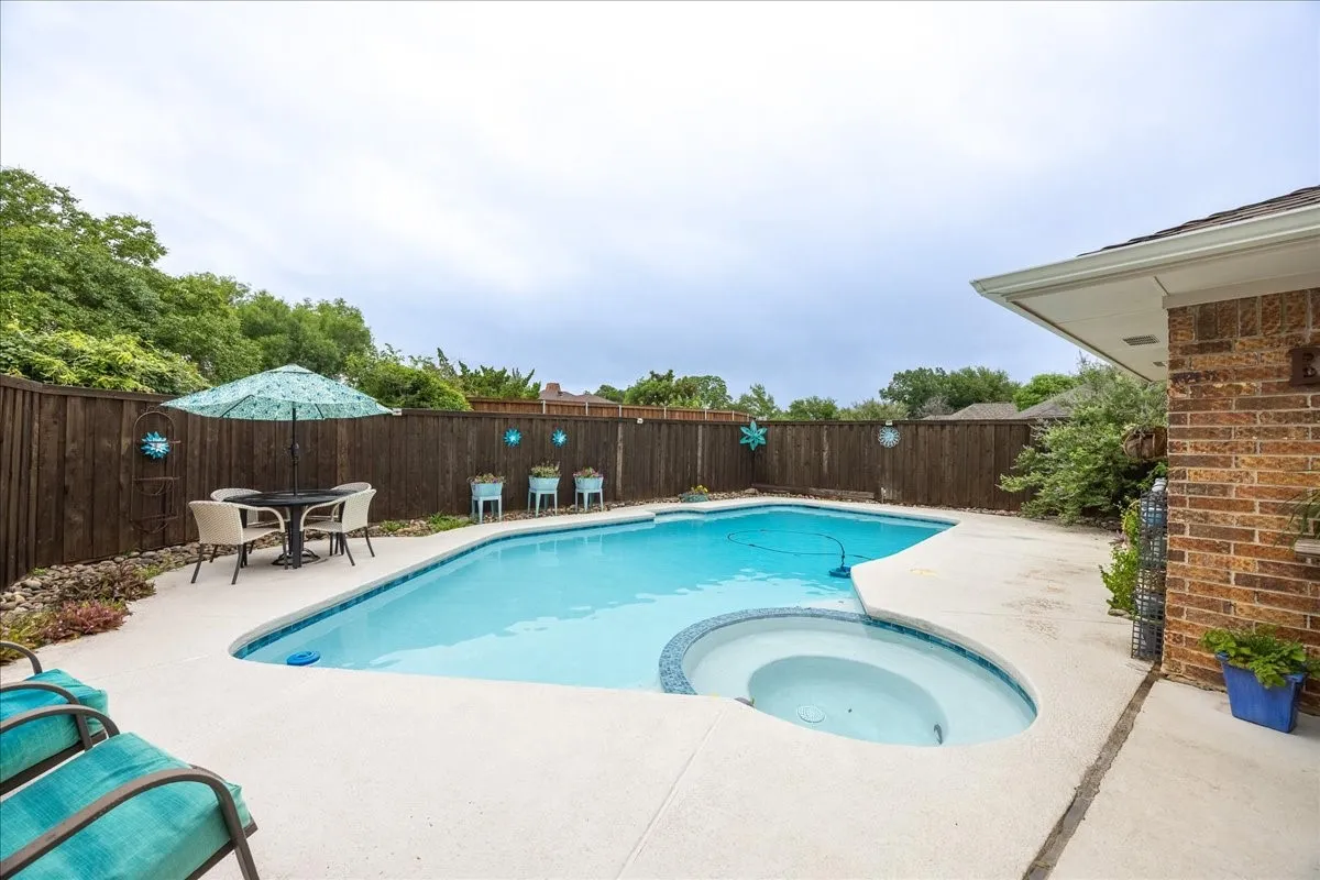 Single Family Residence For Sale in Dallas County , 2223 Valley Mill, Carrollton, Texas 75006, 4 Bedroom, 2 Bathroom, 2 Garage spaces, 2,236 Sqft, built in 1979, mls#21285087, Real Estate Agent in Carrollton, Homes For Sale in Dallas county, Homes For Sale in Carrollton, Realtor in Carrollton Texas, Real Estate Brokerage Independent Realty Texas, Luminita Cordes Realtor