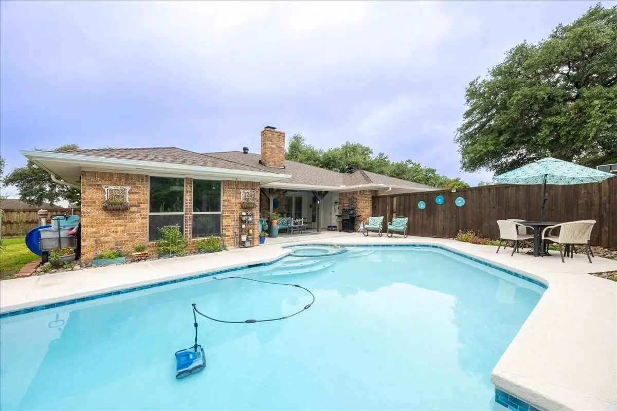 Single Family Residence For Sale in Dallas County , 2223 Valley Mill, Carrollton, Texas 75006, 4 Bedroom, 2 Bathroom, 2 Garage spaces, 2,236 Sqft, built in 1979, mls#21285087, Real Estate Agent in Carrollton, Homes For Sale in Dallas county, Homes For Sale in Carrollton, Realtor in Carrollton Texas, Real Estate Brokerage Independent Realty Texas, Luminita Cordes Realtor