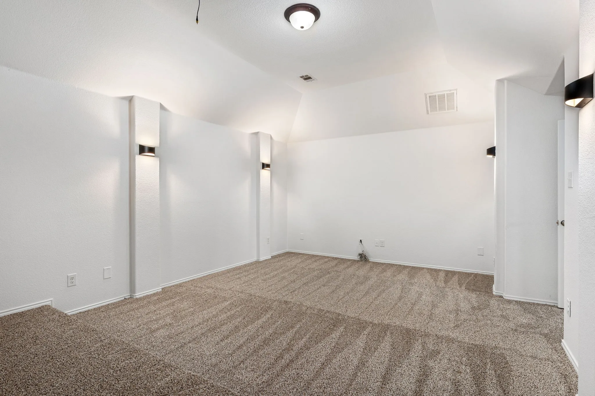 Single Family Residence For Sale in Tarrant County , 4204 Bridgestone Drive, Fort Worth, Texas 76123, 5 Bedroom, 4 Bathroom, 2 Garage spaces, 4,530 Sqft, built in 2009, mls#21281807, Real Estate Agent in Fort Worth, Homes For Sale in Tarrant county, Homes For Sale in Fort Worth, Realtor in Fort Worth Texas, Real Estate Brokerage Independent Realty Texas, Luminita Cordes Realtor
