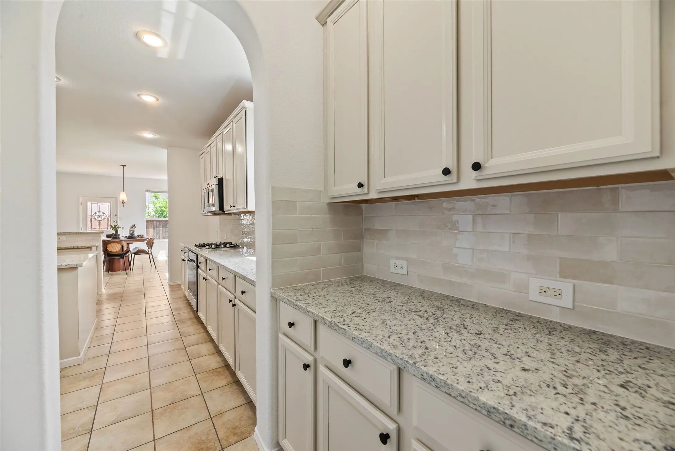 Single Family Residence For Sale in Tarrant County , 4204 Bridgestone Drive, Fort Worth, Texas 76123, 5 Bedroom, 4 Bathroom, 2 Garage spaces, 4,530 Sqft, built in 2009, mls#21281807, Real Estate Agent in Fort Worth, Homes For Sale in Tarrant county, Homes For Sale in Fort Worth, Realtor in Fort Worth Texas, Real Estate Brokerage Independent Realty Texas, Luminita Cordes Realtor